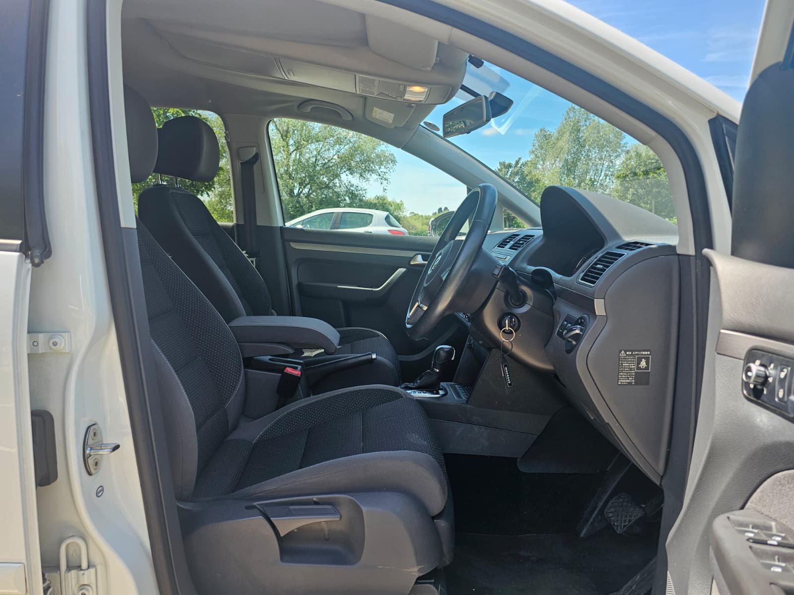VOLKSWAGEN TOURAN 1.4 TSI SE DSG Euro 5 5dr