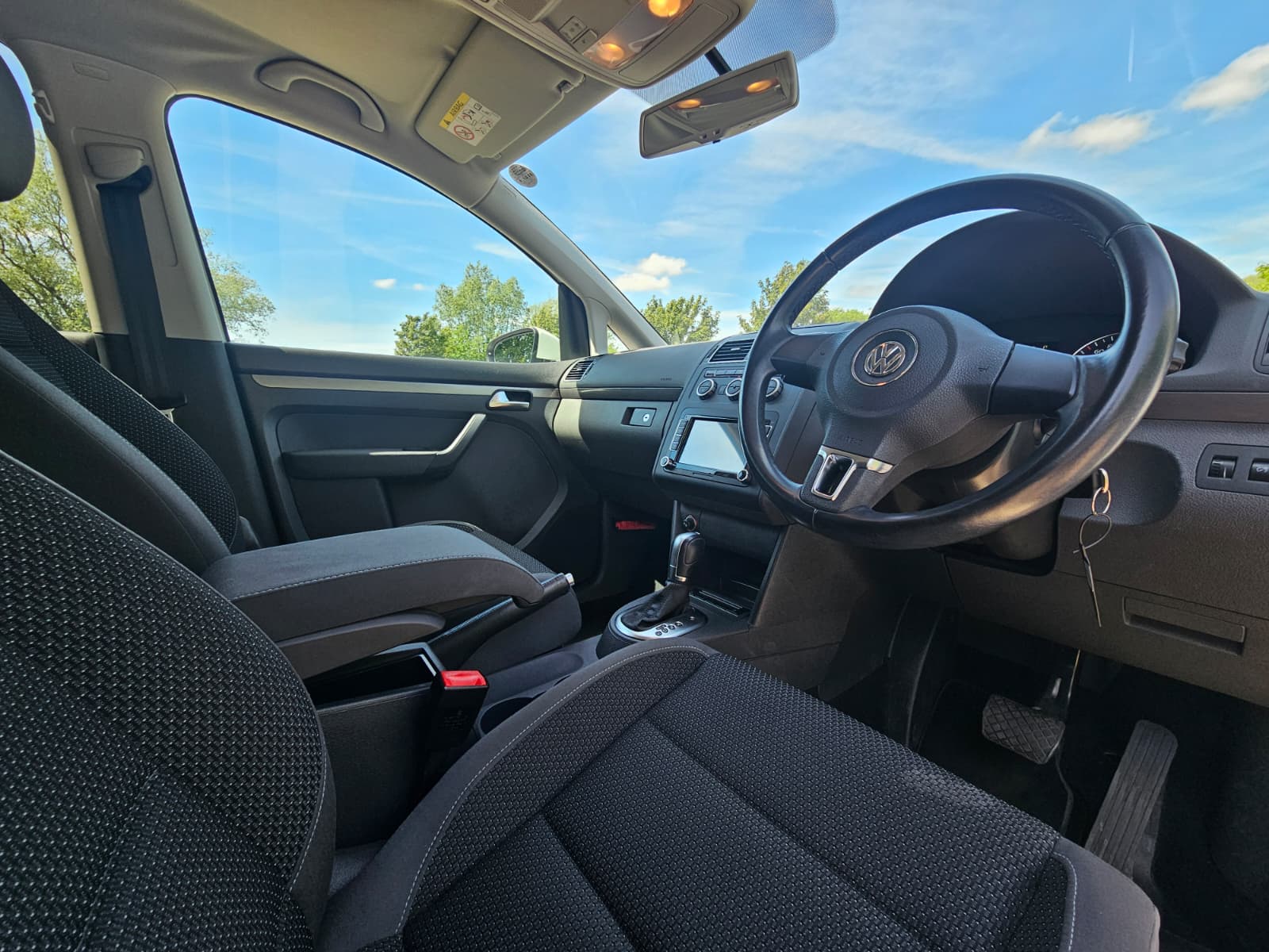 VOLKSWAGEN TOURAN 1.4 TSI SE DSG Euro 5 5dr