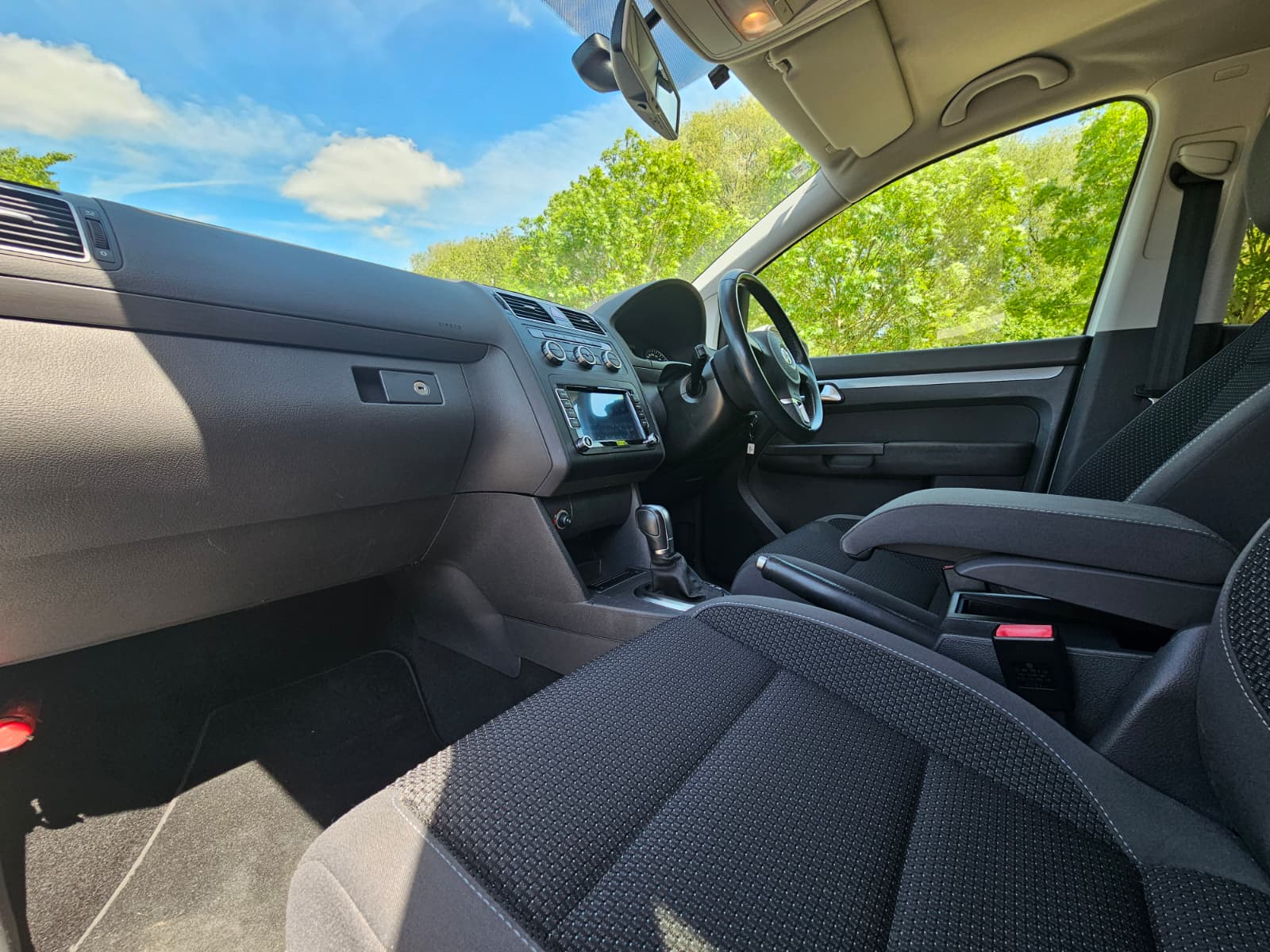 VOLKSWAGEN TOURAN 1.4 TSI SE DSG Euro 5 5dr