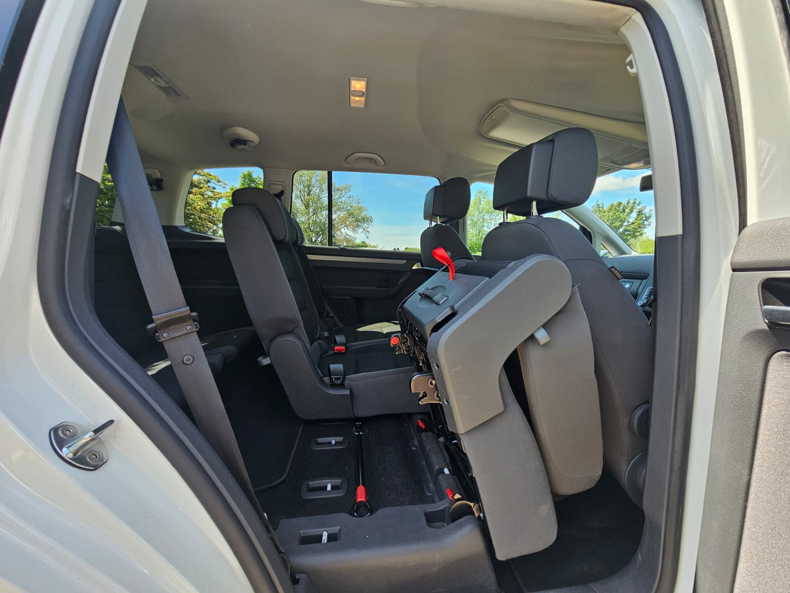 VOLKSWAGEN TOURAN 1.4 TSI SE DSG Euro 5 5dr
