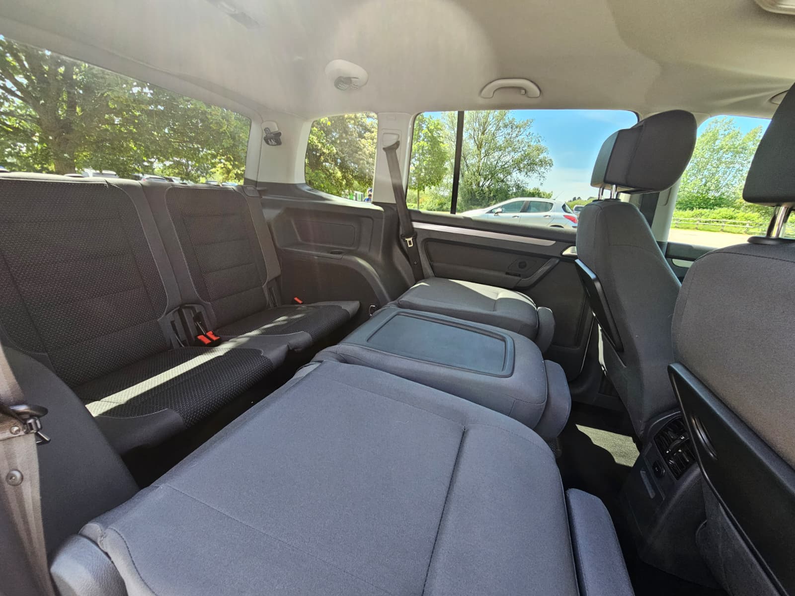 VOLKSWAGEN TOURAN 1.4 TSI SE DSG Euro 5 5dr