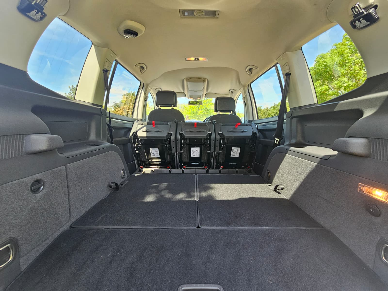 VOLKSWAGEN TOURAN 1.4 TSI SE DSG Euro 5 5dr
