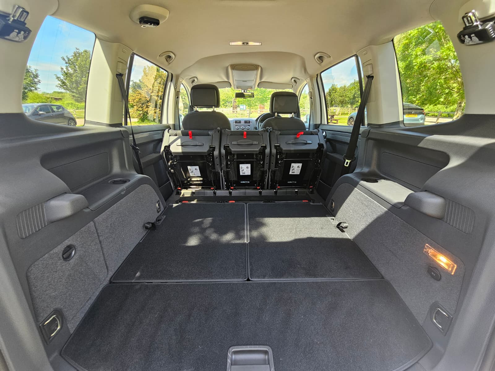 VOLKSWAGEN TOURAN 1.4 TSI SE DSG Euro 5 5dr