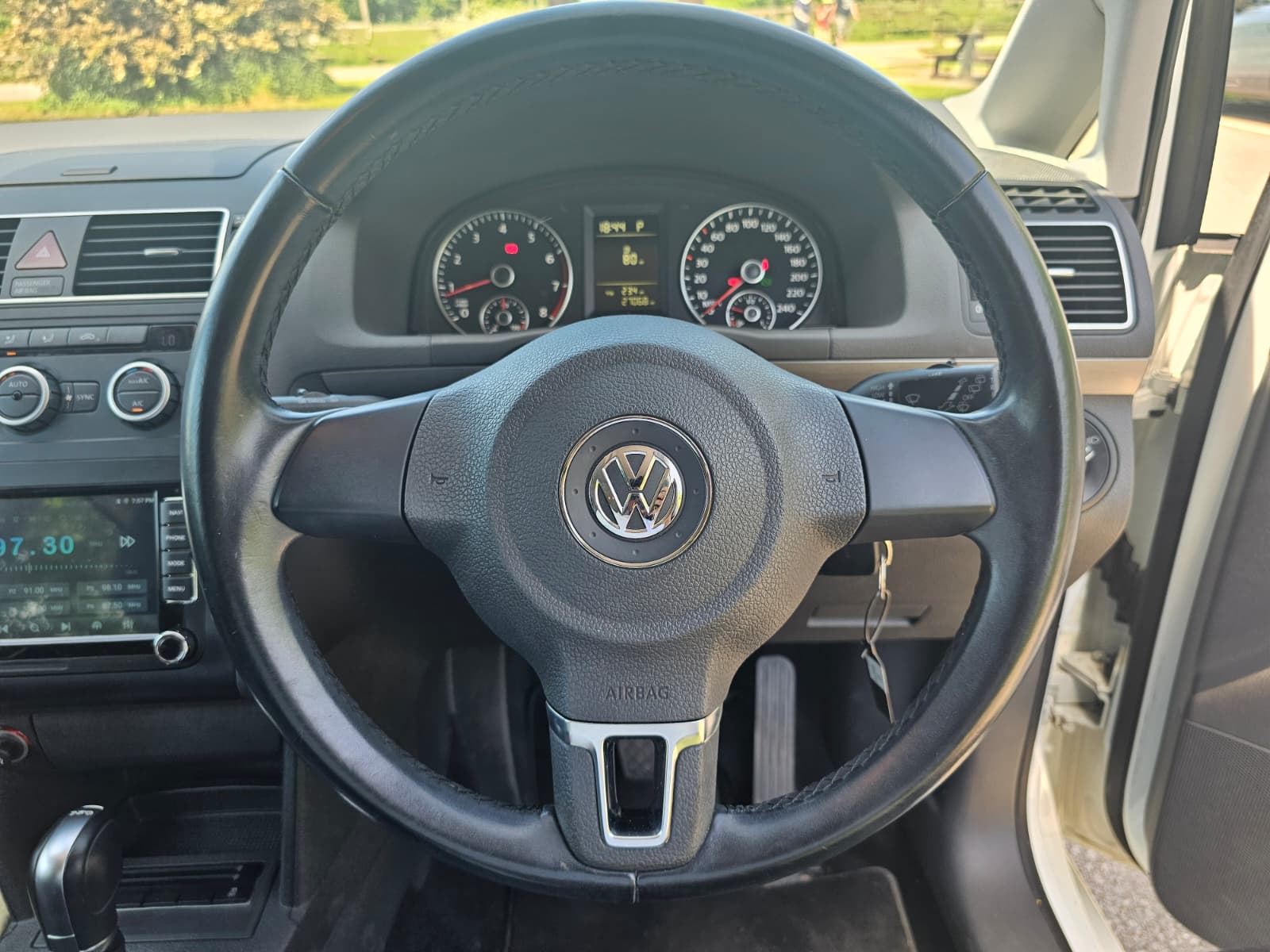 VOLKSWAGEN TOURAN 1.4 TSI SE DSG Euro 5 5dr