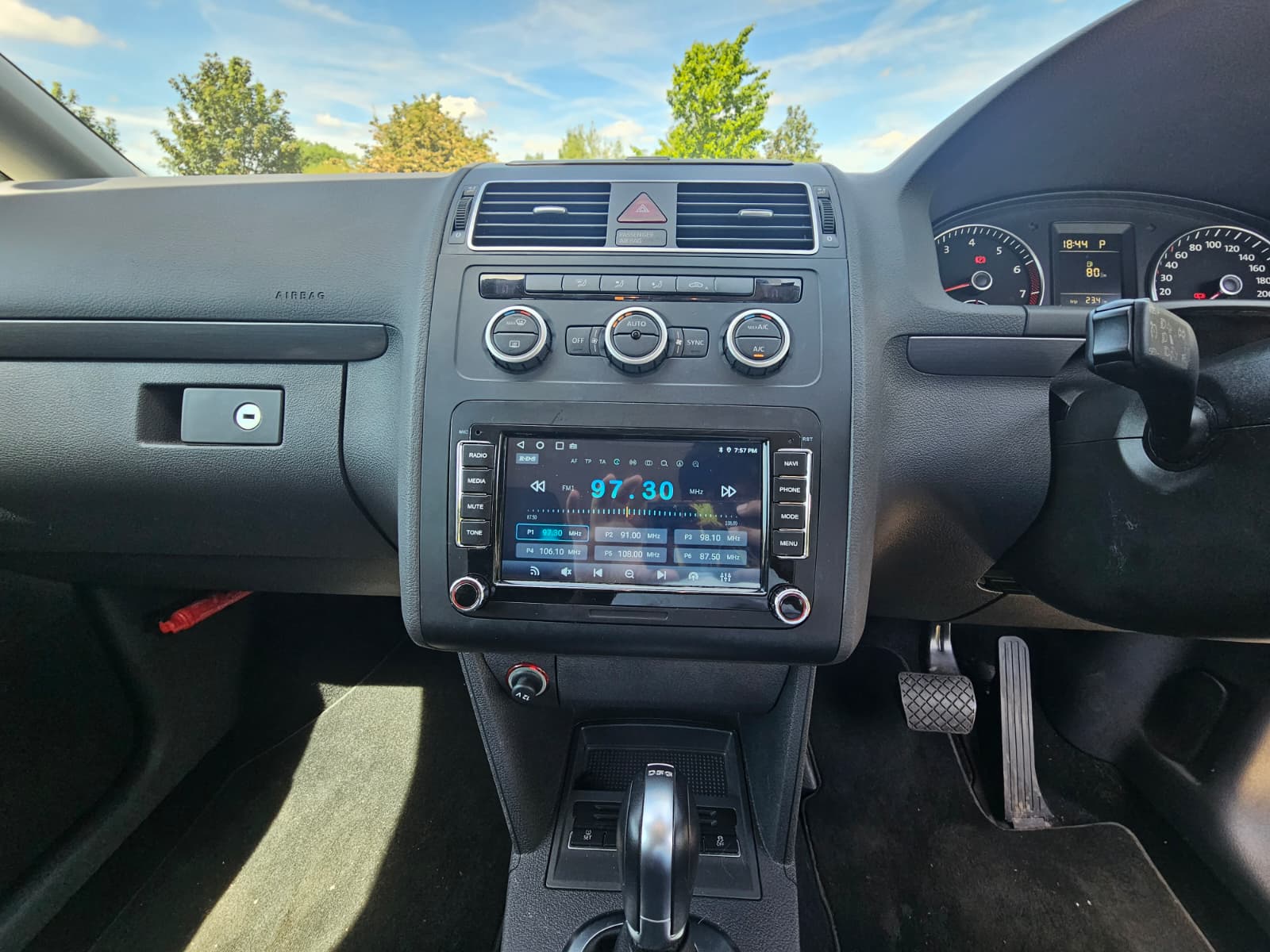 VOLKSWAGEN TOURAN 1.4 TSI SE DSG Euro 5 5dr