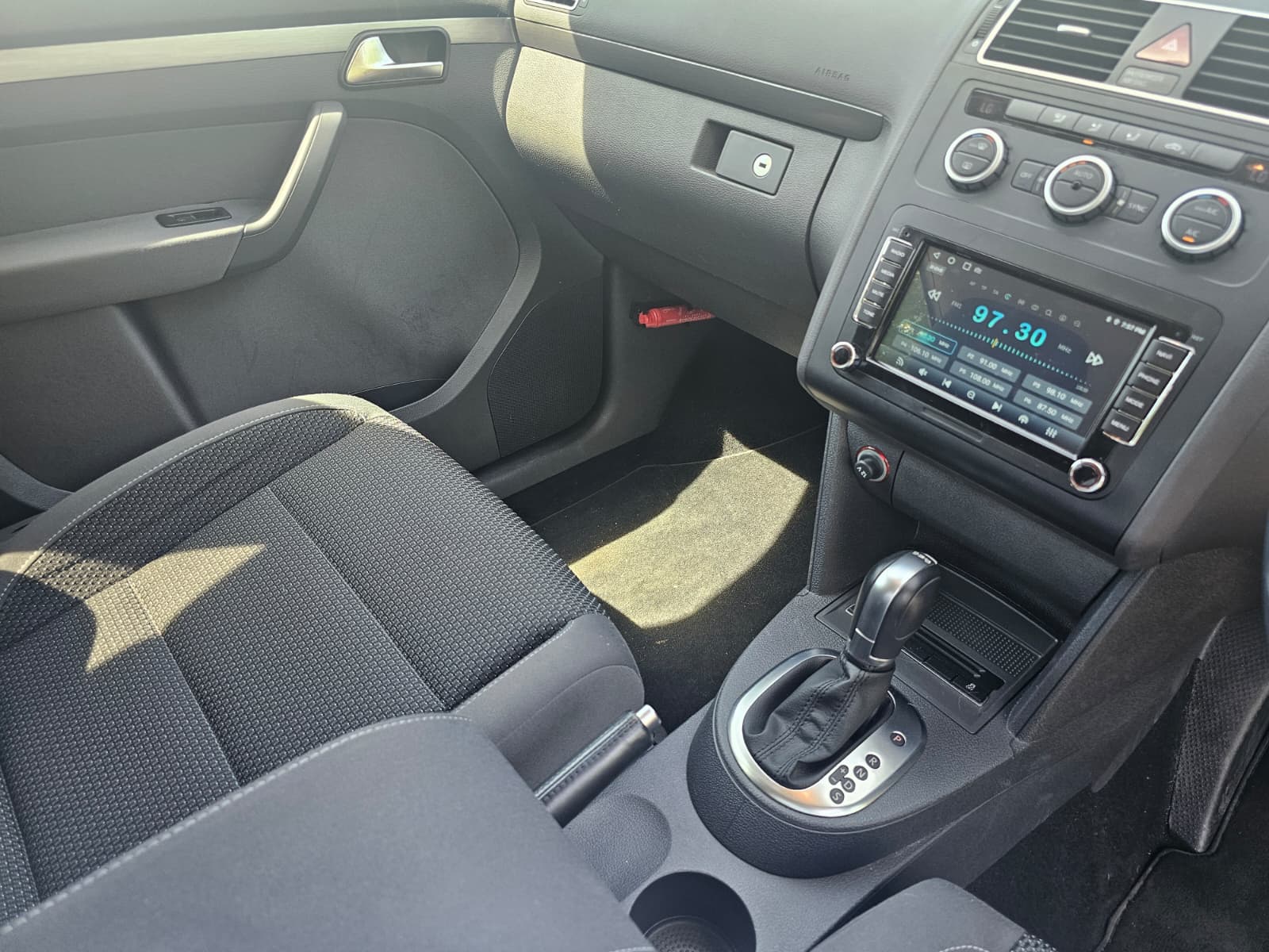 VOLKSWAGEN TOURAN 1.4 TSI SE DSG Euro 5 5dr