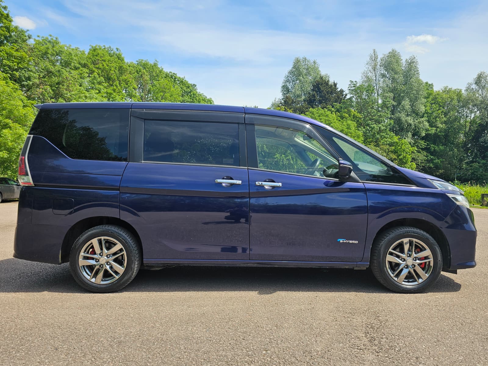 NISSAN SERENA 2.0L Automatic S-Hybrid 8 Seater MPV