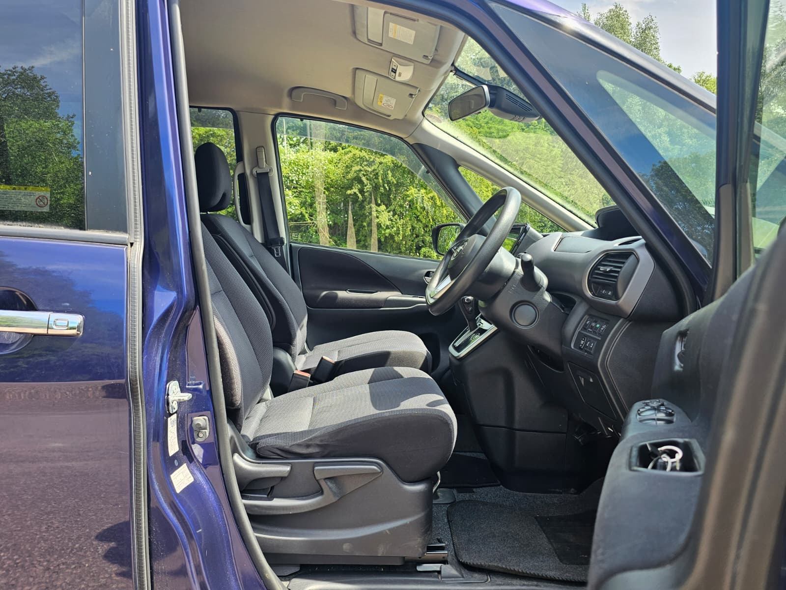 NISSAN SERENA 2.0L Automatic S-Hybrid 8 Seater MPV