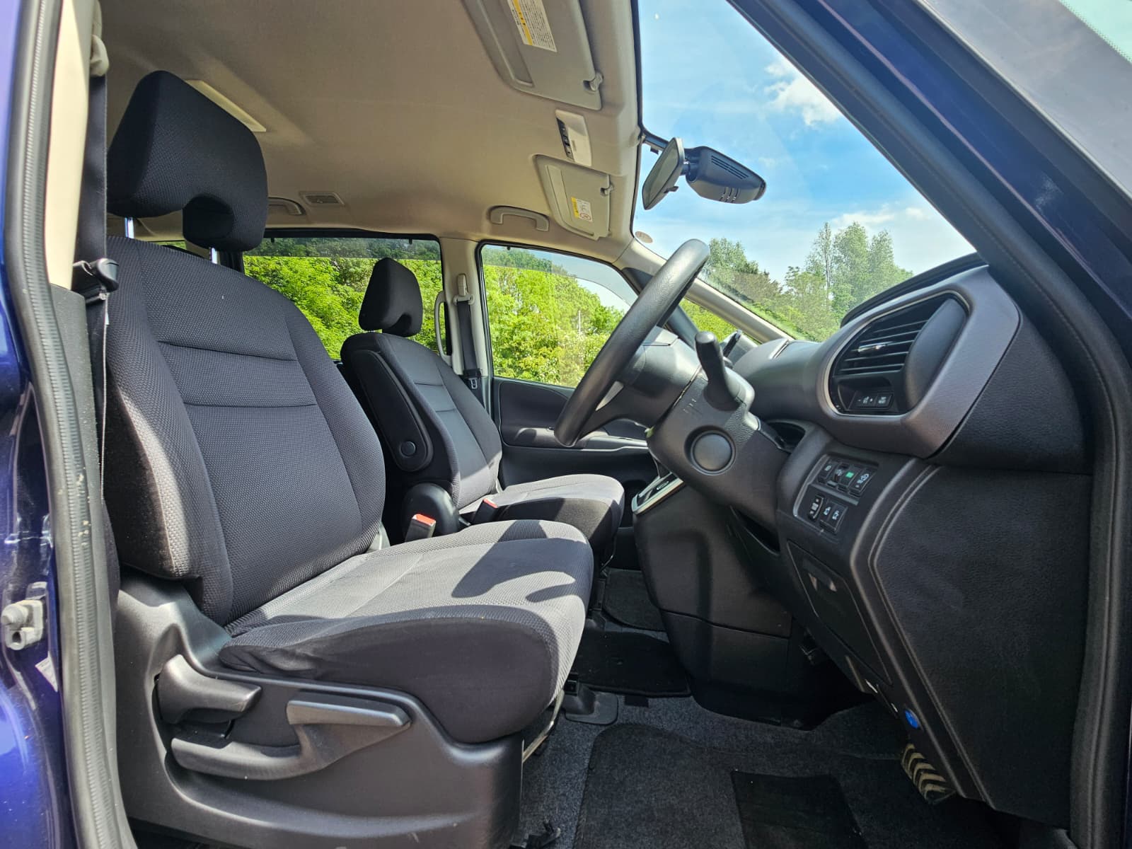 NISSAN SERENA 2.0L Automatic S-Hybrid 8 Seater MPV