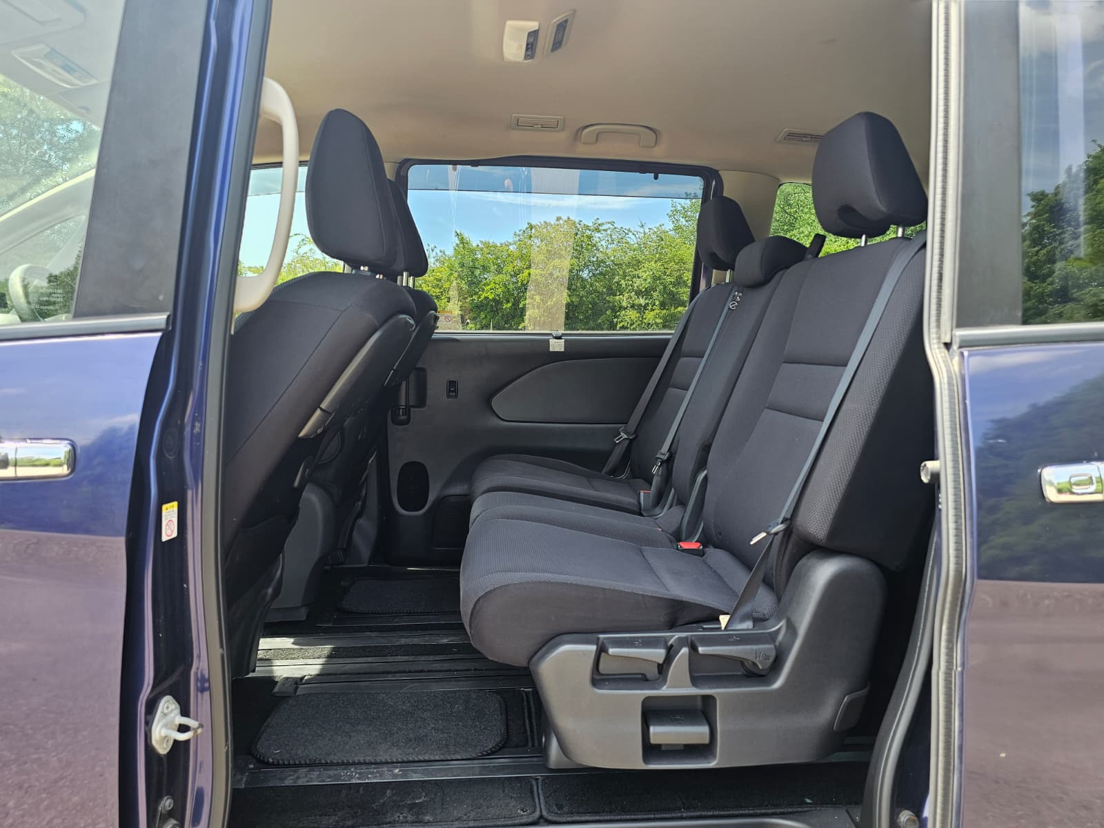 NISSAN SERENA 2.0L Automatic S-Hybrid 8 Seater MPV
