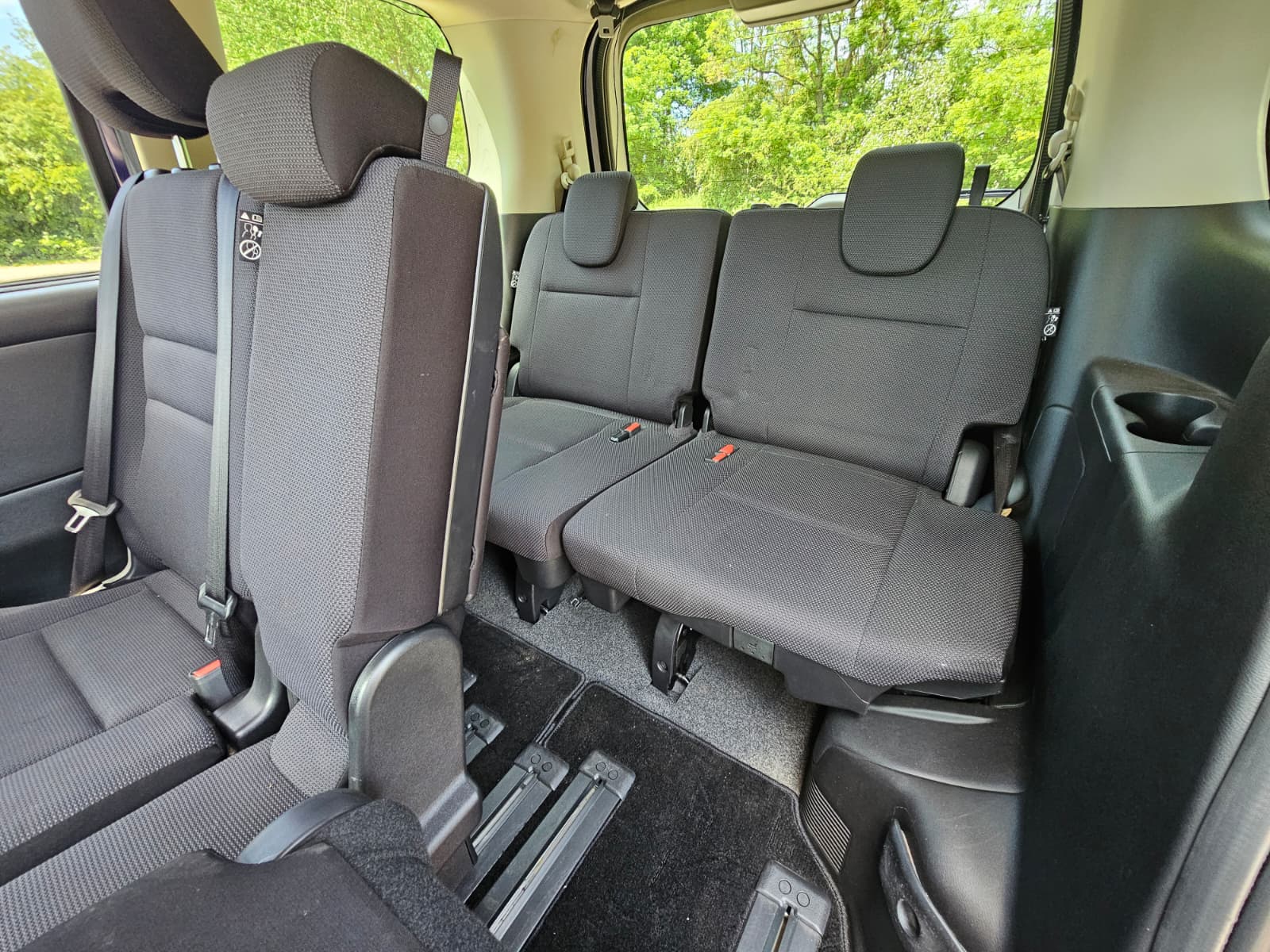 NISSAN SERENA 2.0L Automatic S-Hybrid 8 Seater MPV