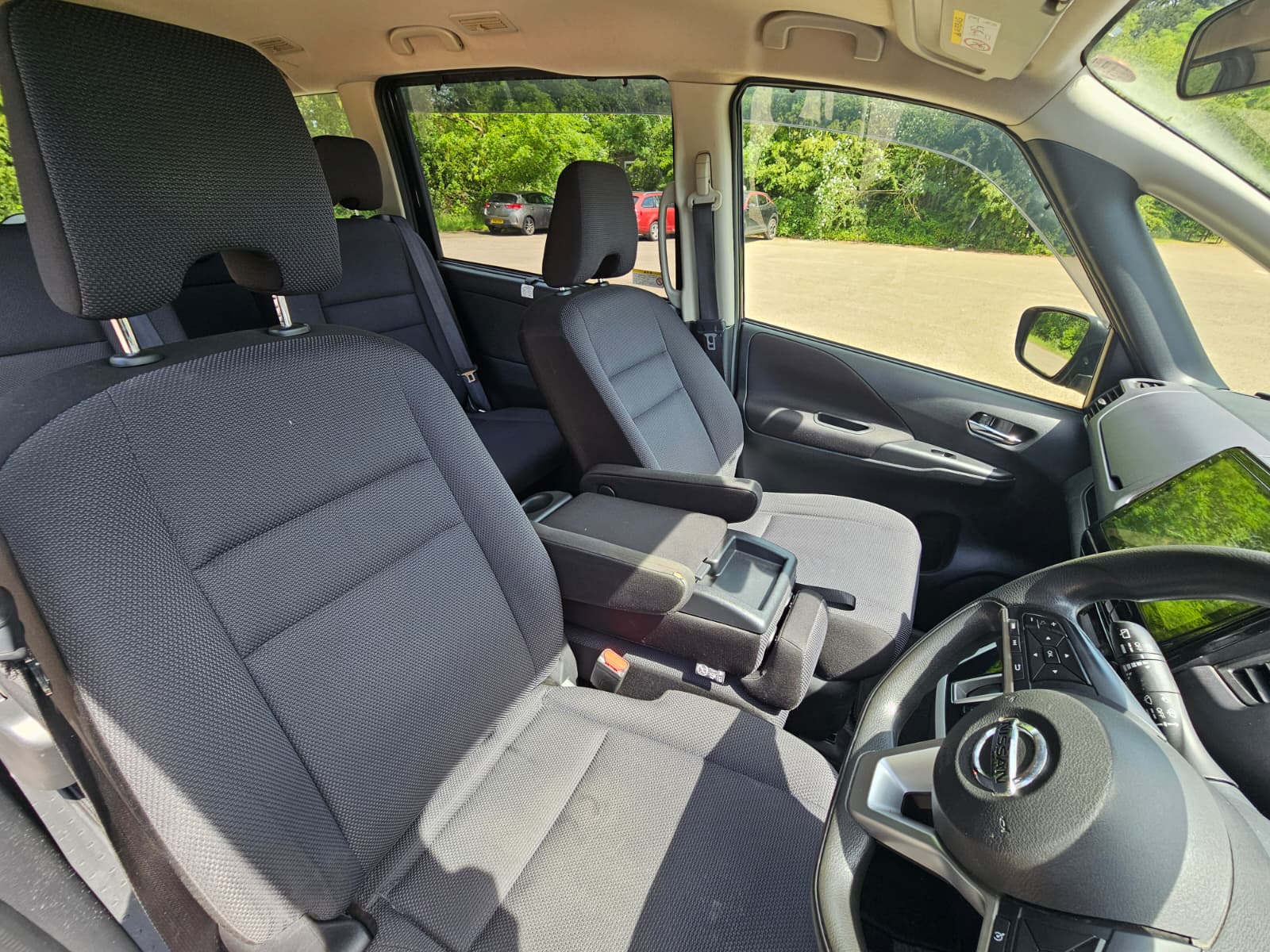 NISSAN SERENA 2.0L Automatic S-Hybrid 8 Seater MPV