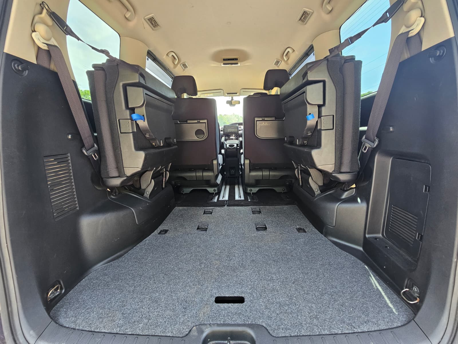 NISSAN SERENA 2.0L Automatic S-Hybrid 8 Seater MPV