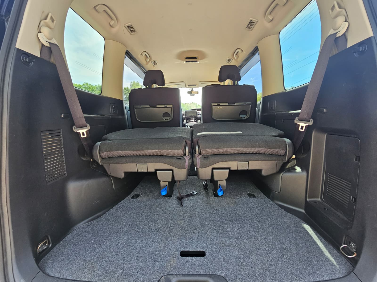 NISSAN SERENA 2.0L Automatic S-Hybrid 8 Seater MPV