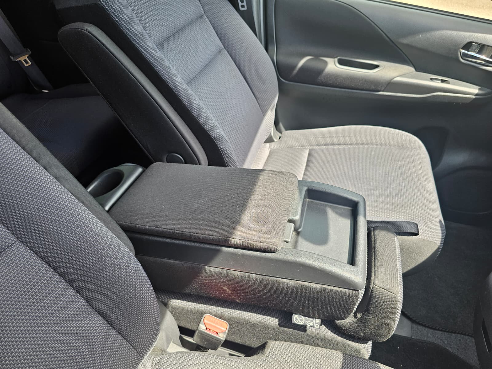 NISSAN SERENA 2.0L Automatic S-Hybrid 8 Seater MPV
