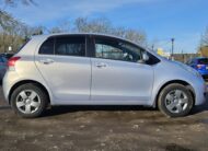 TOYOTA VITZ Yaris