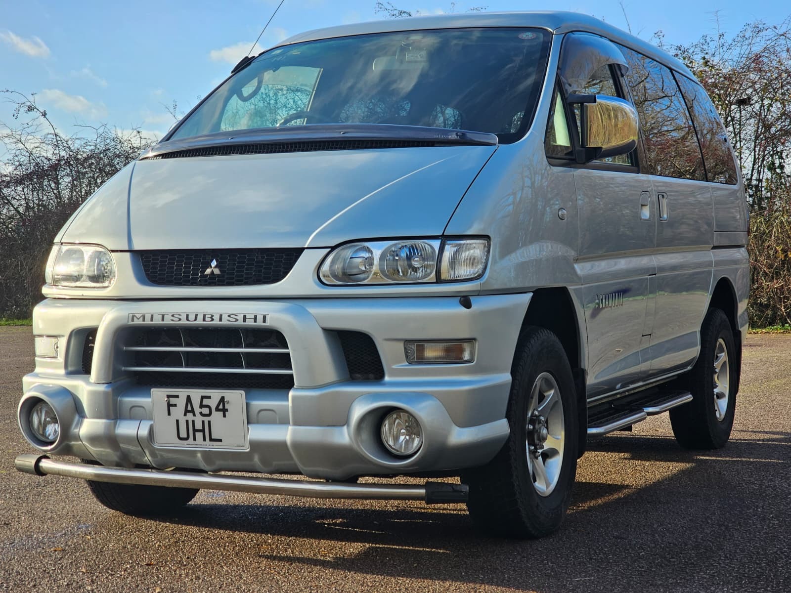 MITSUBISHI DELICA L400 Spacegear Chamonix 3.0 Auto V6 4X4 / 2WD