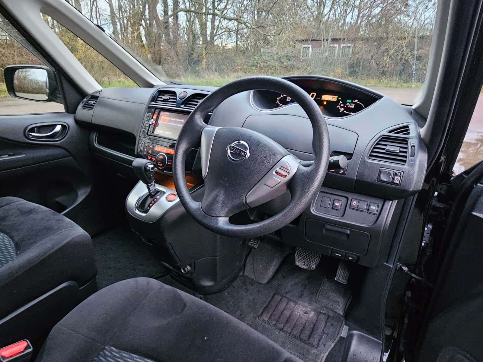 NISSAN SERENA 2.0h Automatic Hybrid CVT 8 Seater MPV