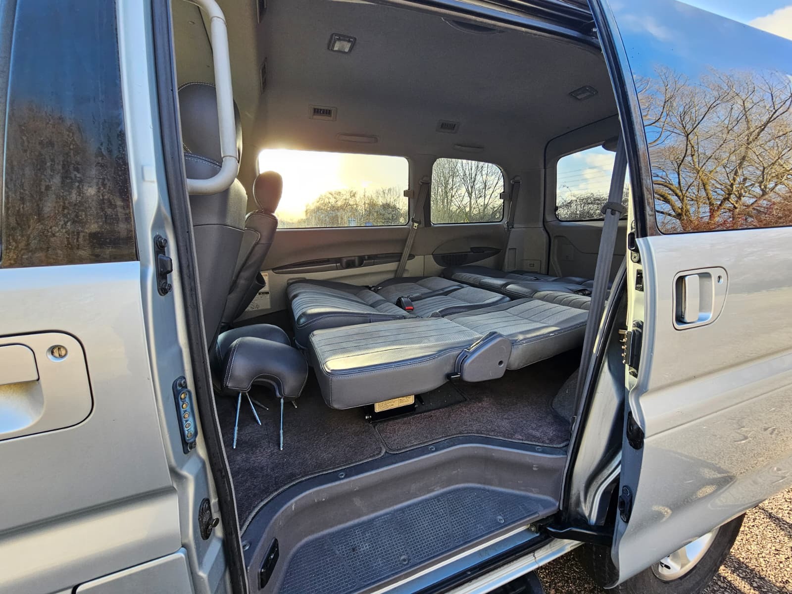 MITSUBISHI DELICA L400 Spacegear Chamonix 3.0 Auto V6 4X4 / 2WD