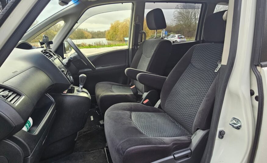 NISSAN SERENA 2.0H AUTOMATIC HYBRID CVT 8 SEATER MPV 8,999.00 8,999.00...
