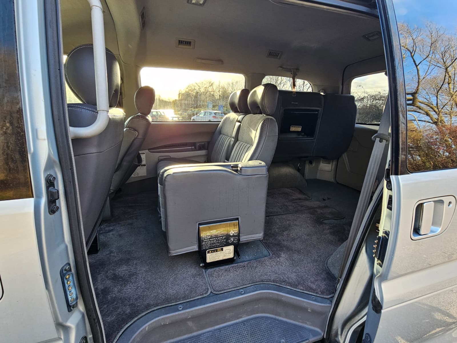 MITSUBISHI DELICA L400 Spacegear Chamonix 3.0 Auto V6 4X4 / 2WD