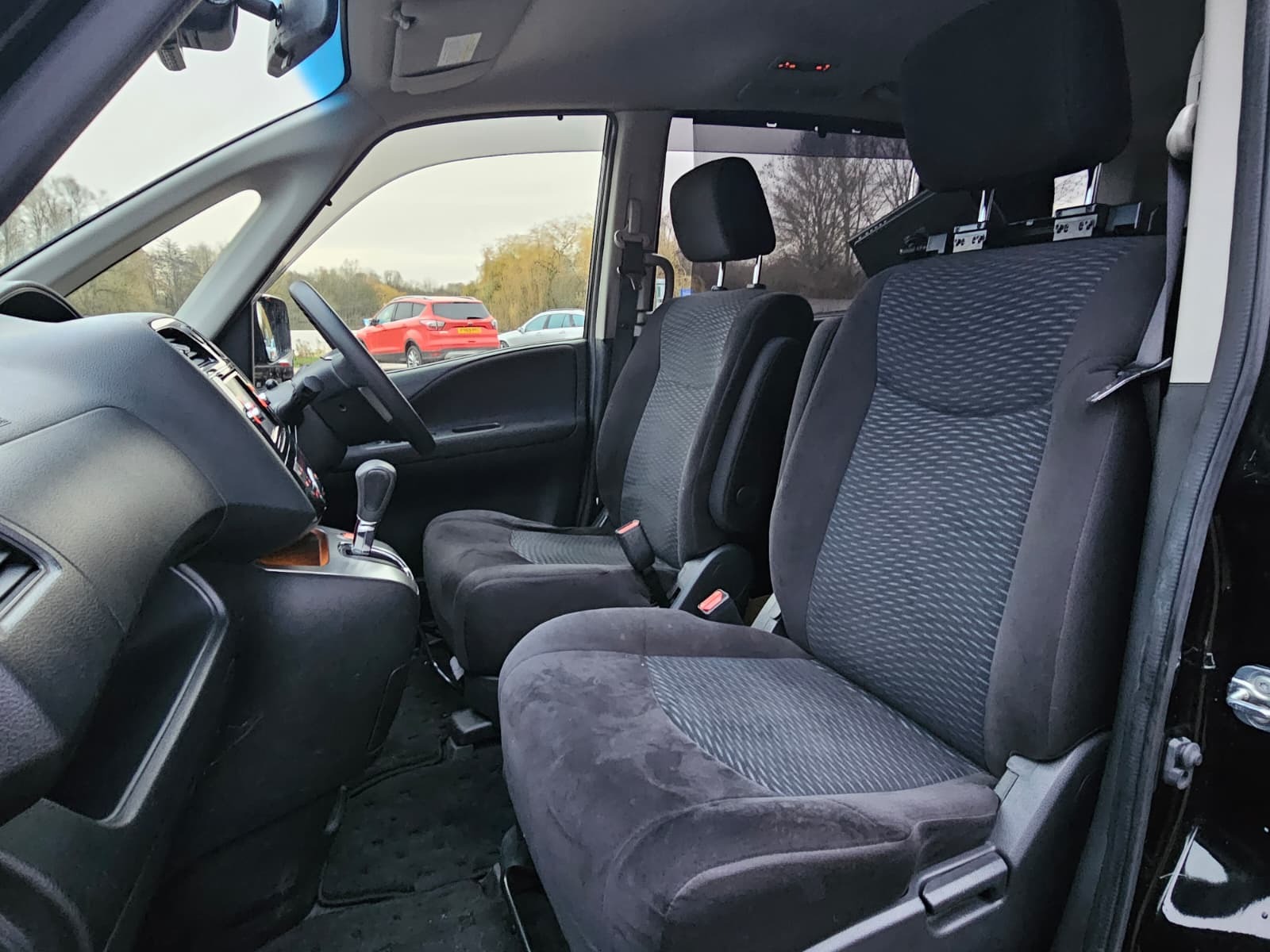 NISSAN SERENA 2.0h Automatic Hybrid CVT 8 Seater MPV
