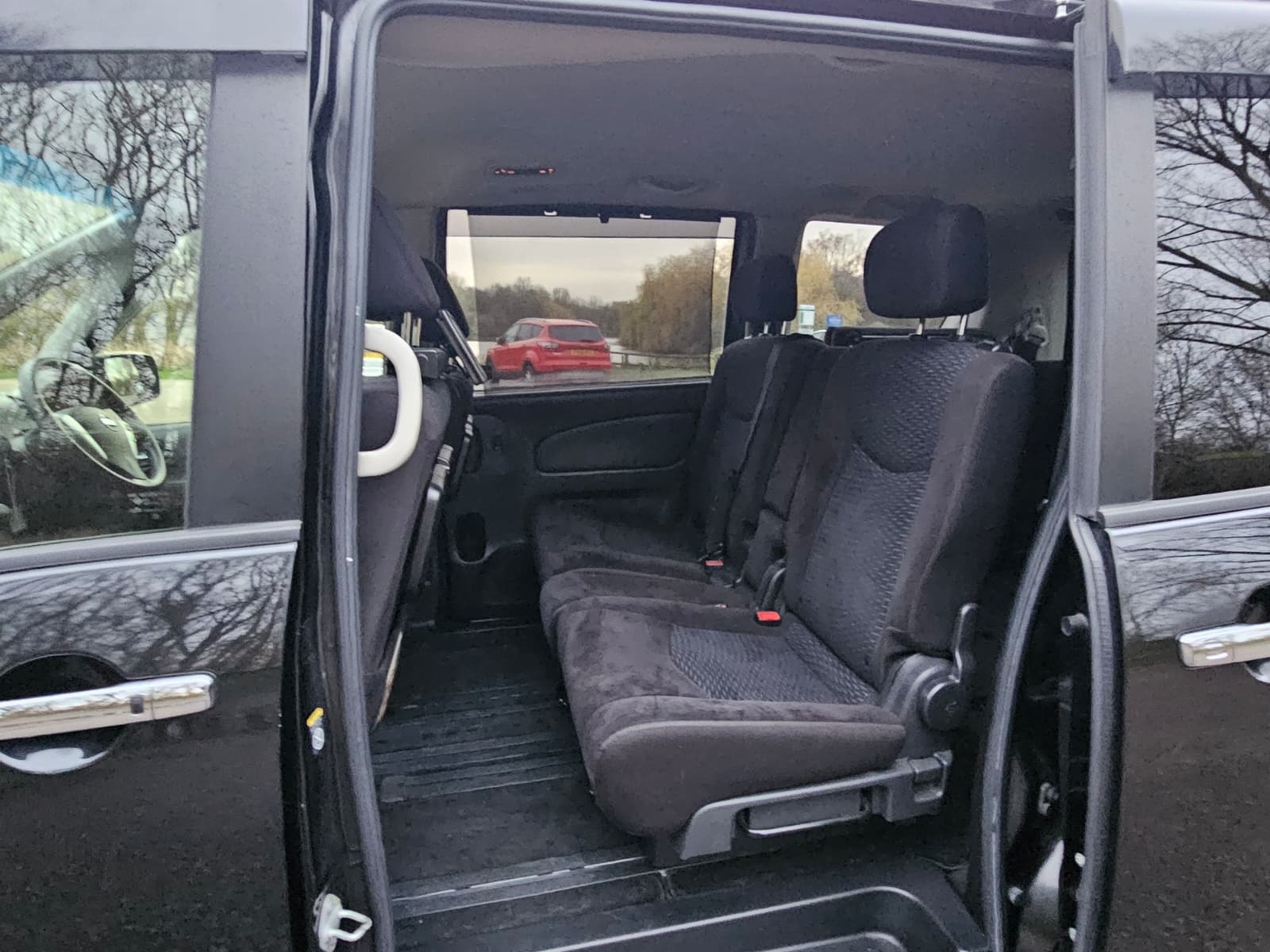 NISSAN SERENA 2.0h Automatic Hybrid CVT 8 Seater MPV