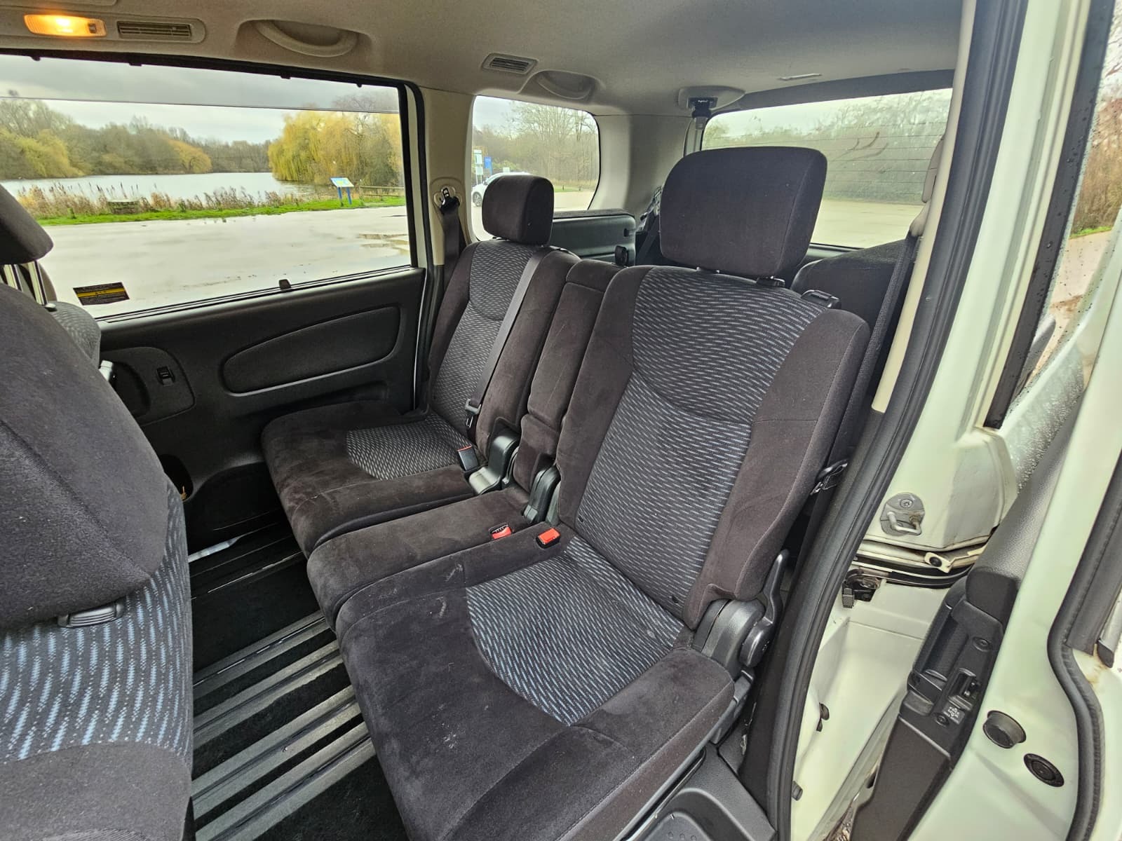 NISSAN SERENA 2.0h Automatic Hybrid CVT 8 Seater MPV
