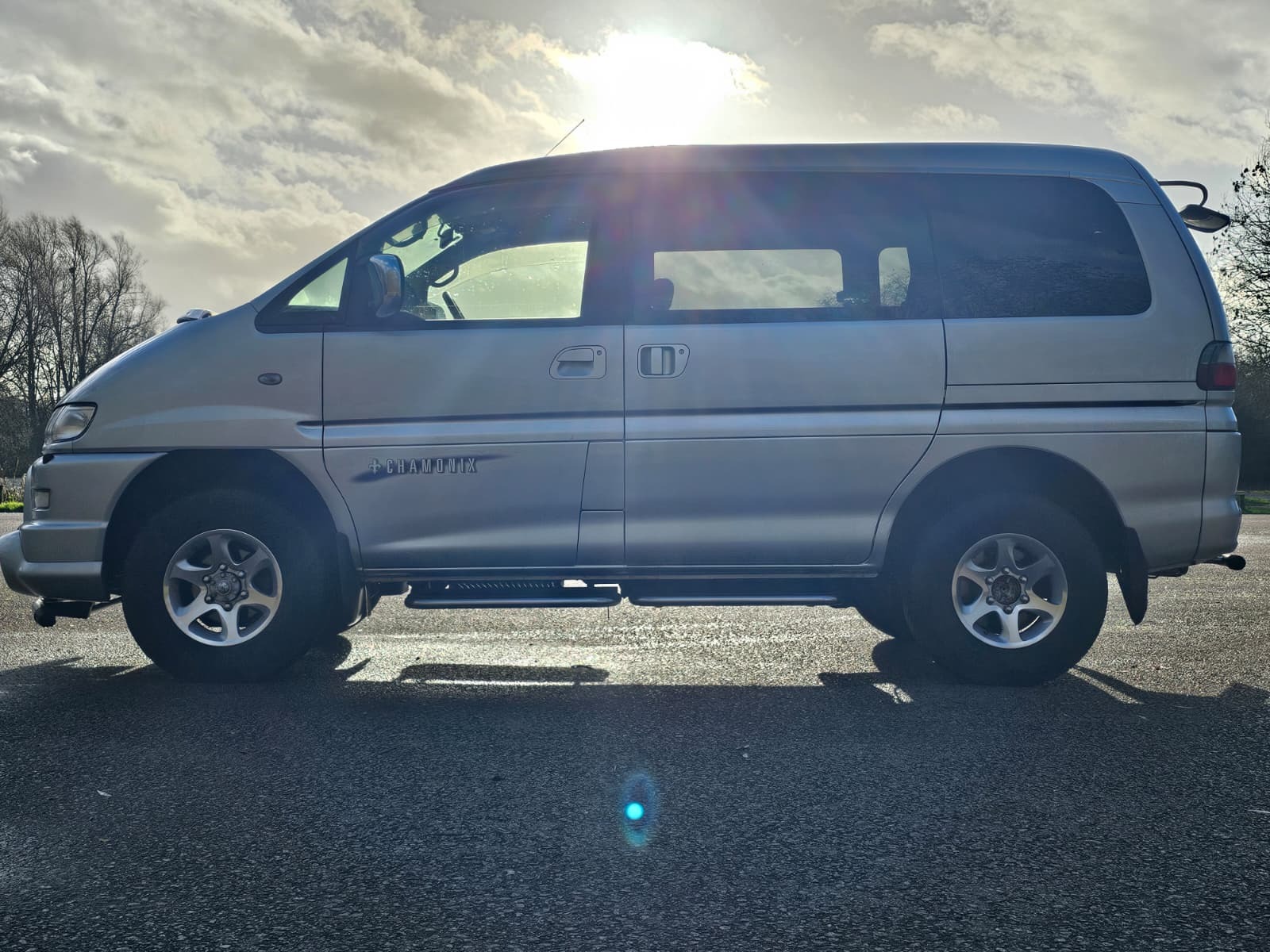MITSUBISHI DELICA L400 Spacegear Chamonix 3.0 Auto V6 4X4 / 2WD