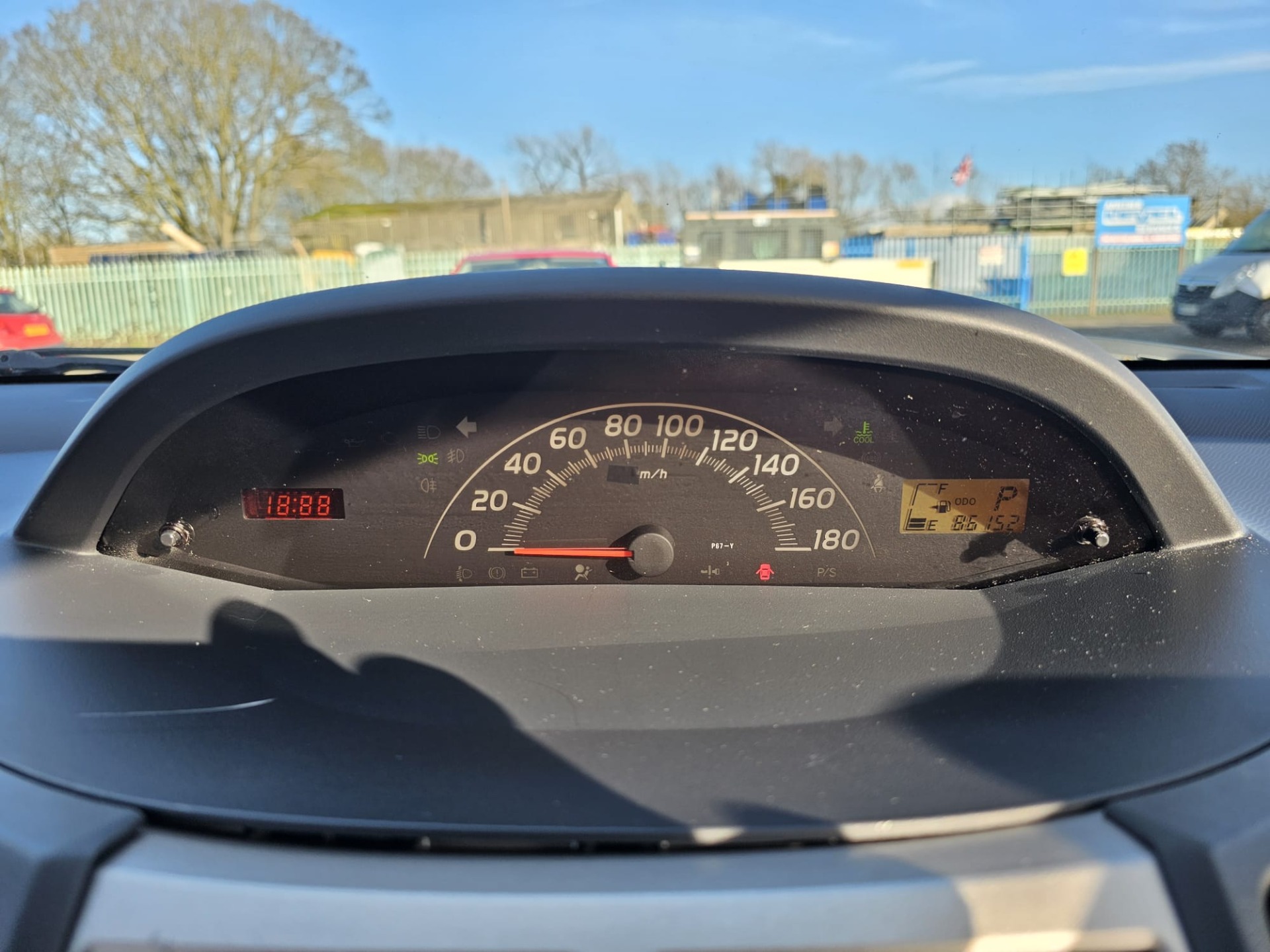 TOYOTA VITZ Yaris