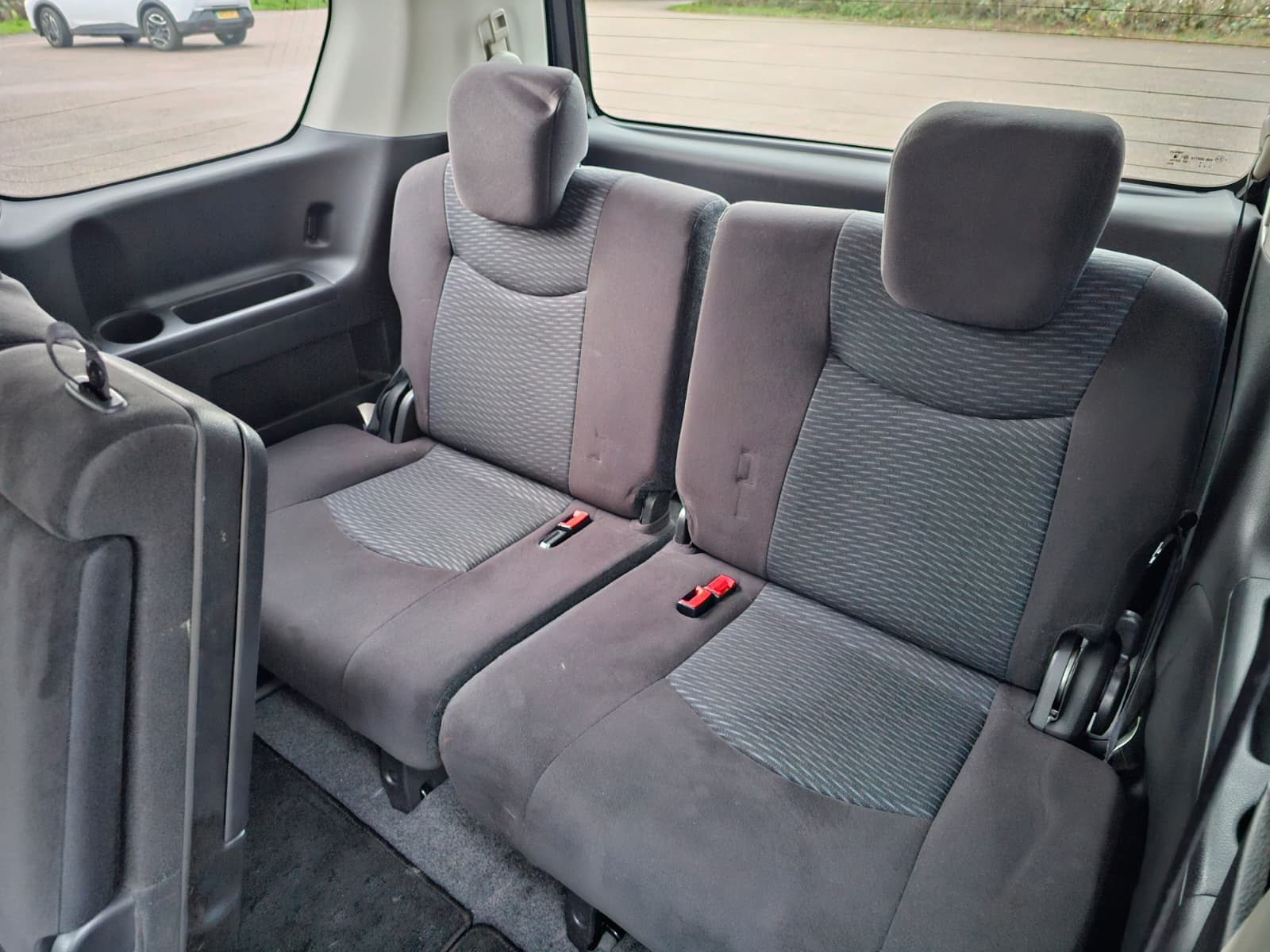 NISSAN SERENA 2.0h Automatic Hybrid CVT 8 Seater MPV