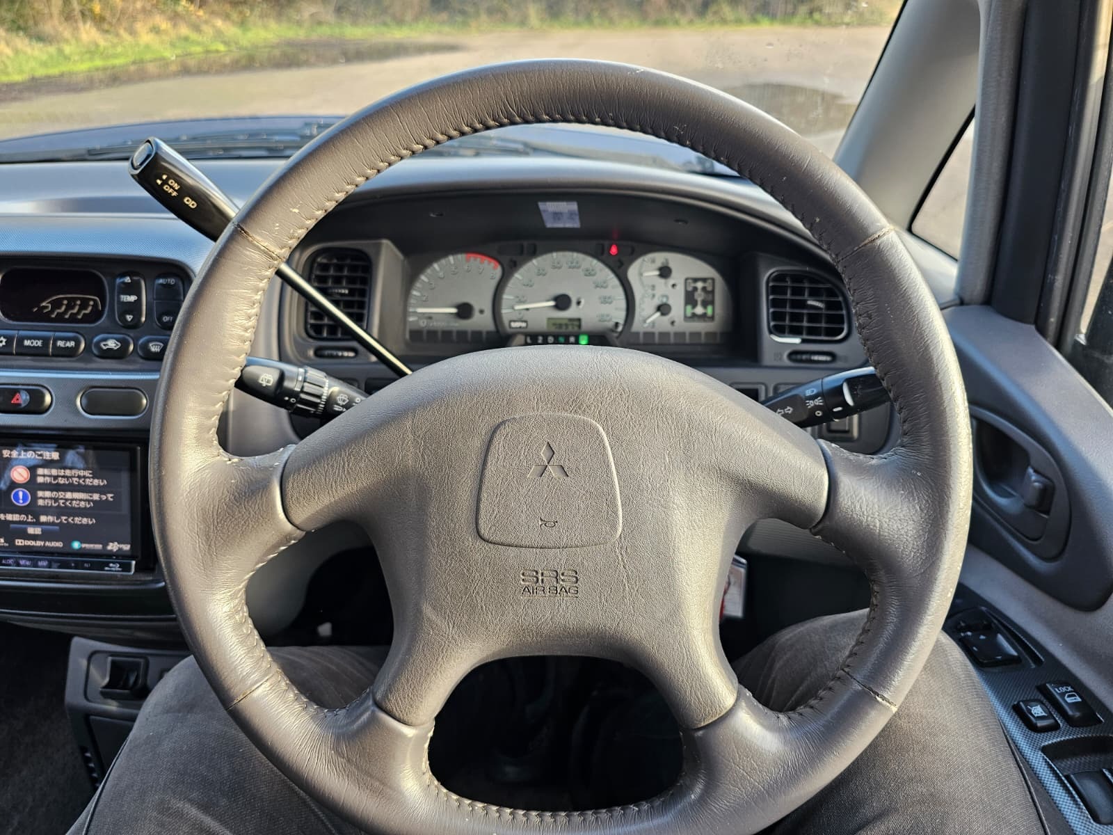 MITSUBISHI DELICA L400 Spacegear Chamonix 3.0 Auto V6 4X4 / 2WD