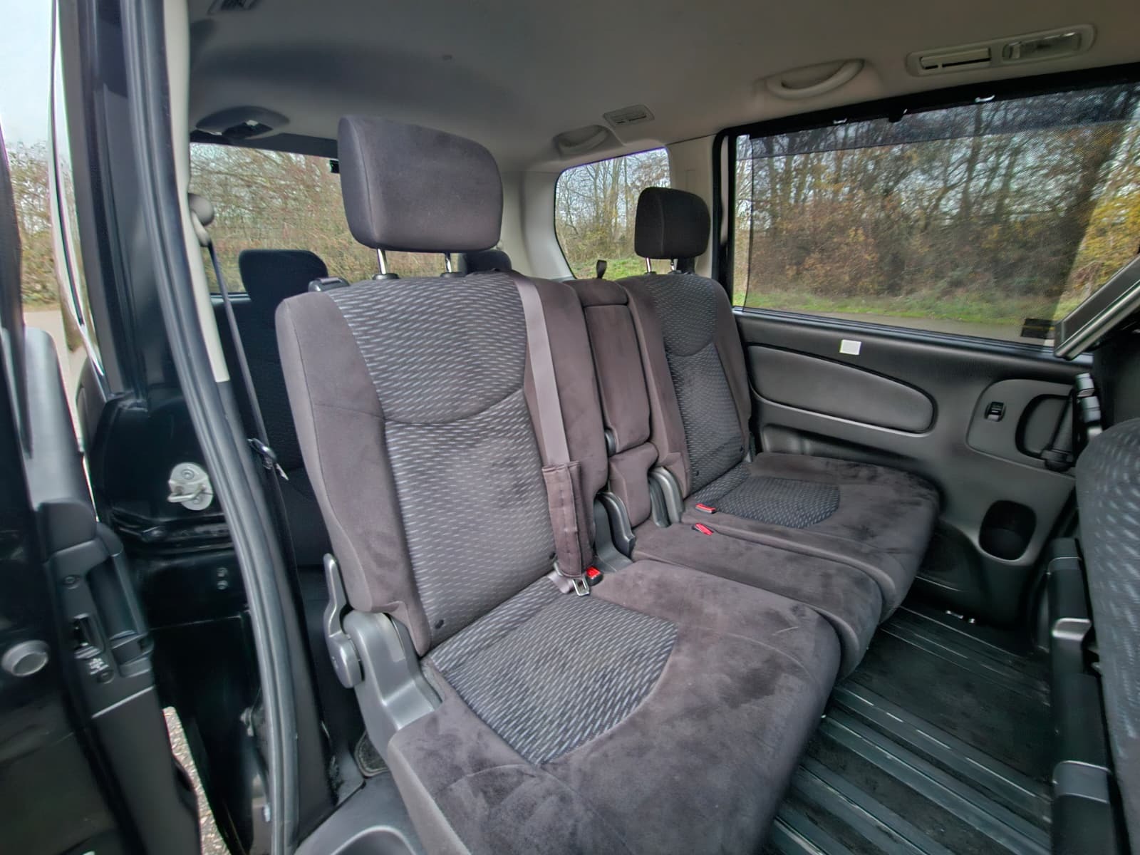 NISSAN SERENA 2.0h Automatic Hybrid CVT 8 Seater MPV