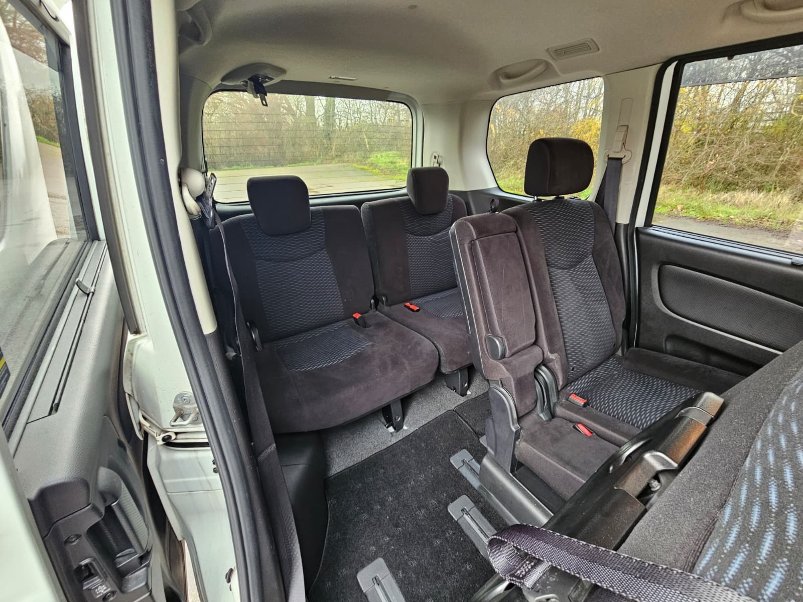 NISSAN SERENA 2.0h Automatic Hybrid CVT 8 Seater MPV