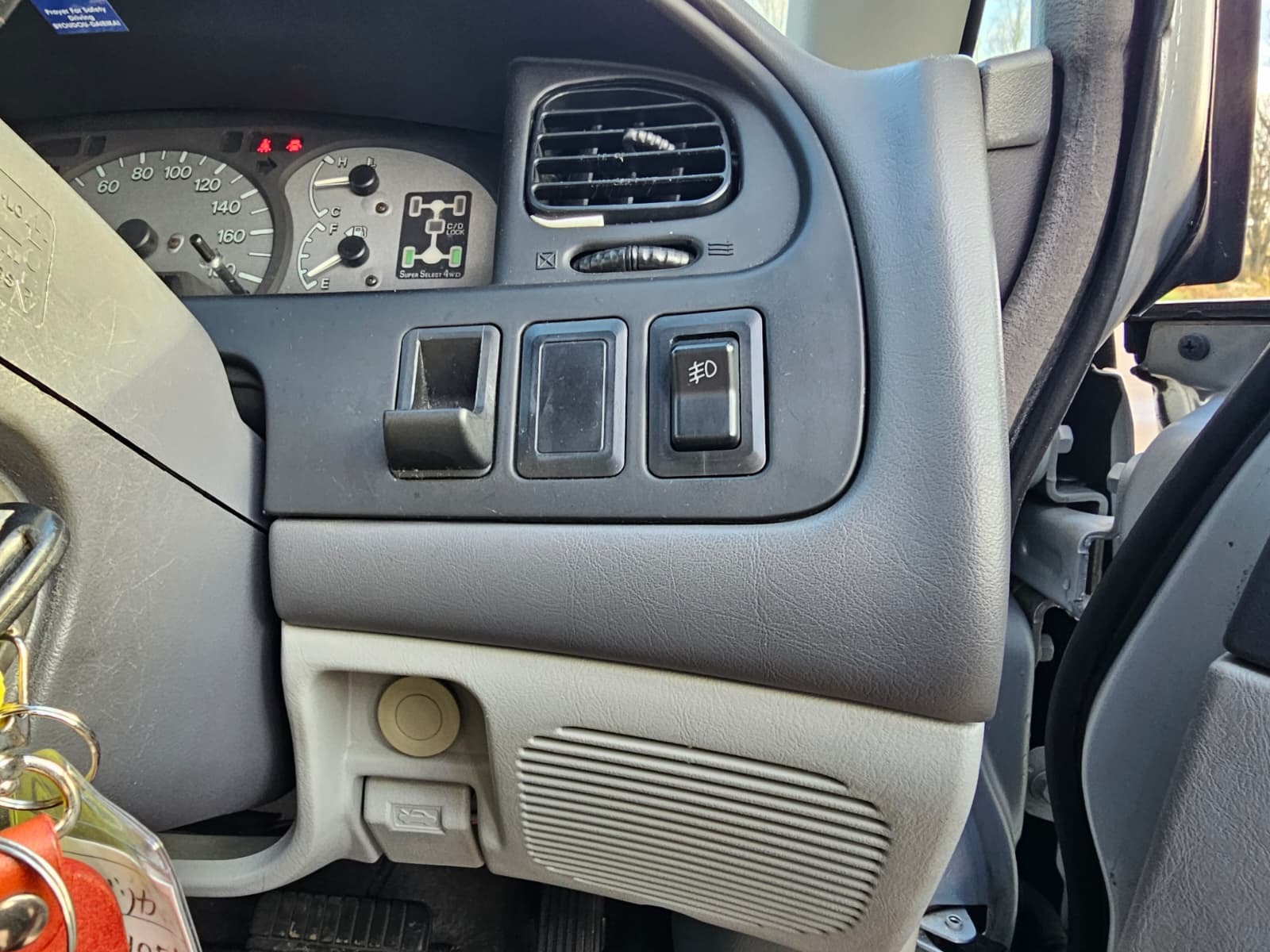 MITSUBISHI DELICA L400 Spacegear Chamonix 3.0 Auto V6 4X4 / 2WD