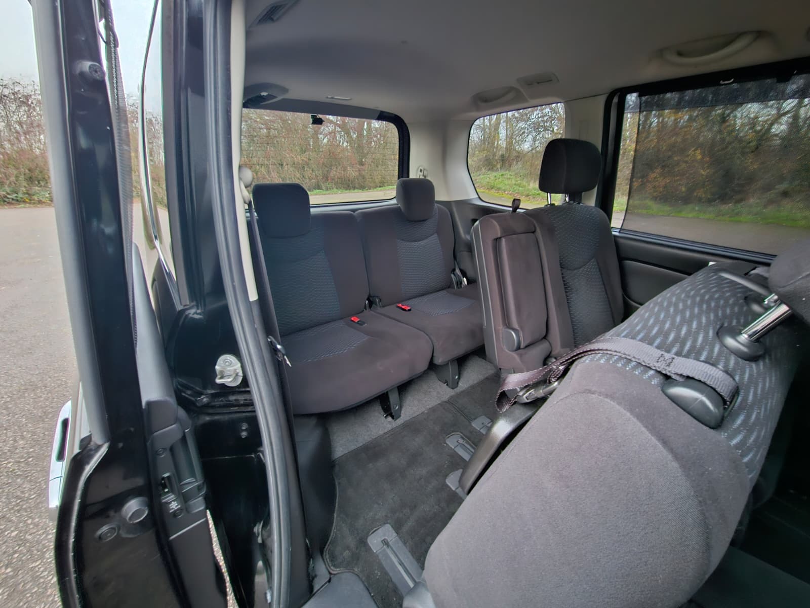 NISSAN SERENA 2.0h Automatic Hybrid CVT 8 Seater MPV