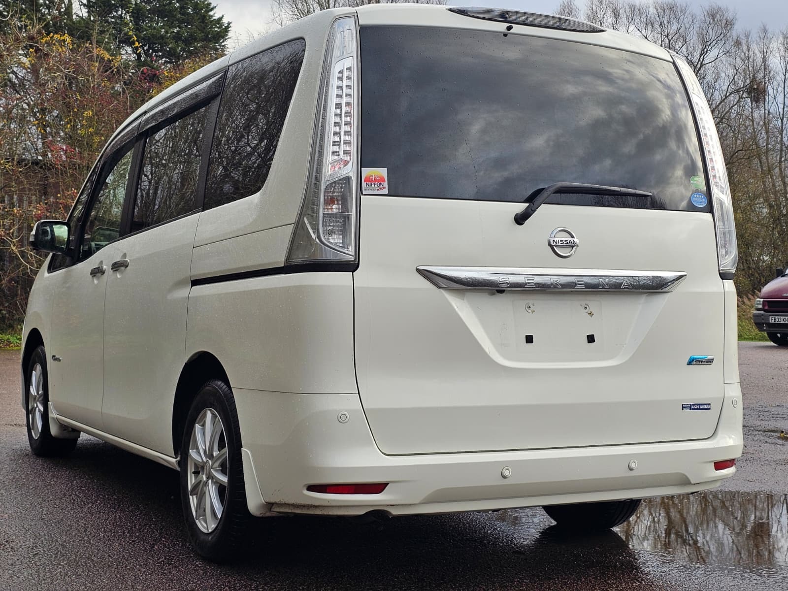 NISSAN SERENA 2.0h Automatic Hybrid CVT 8 Seater MPV