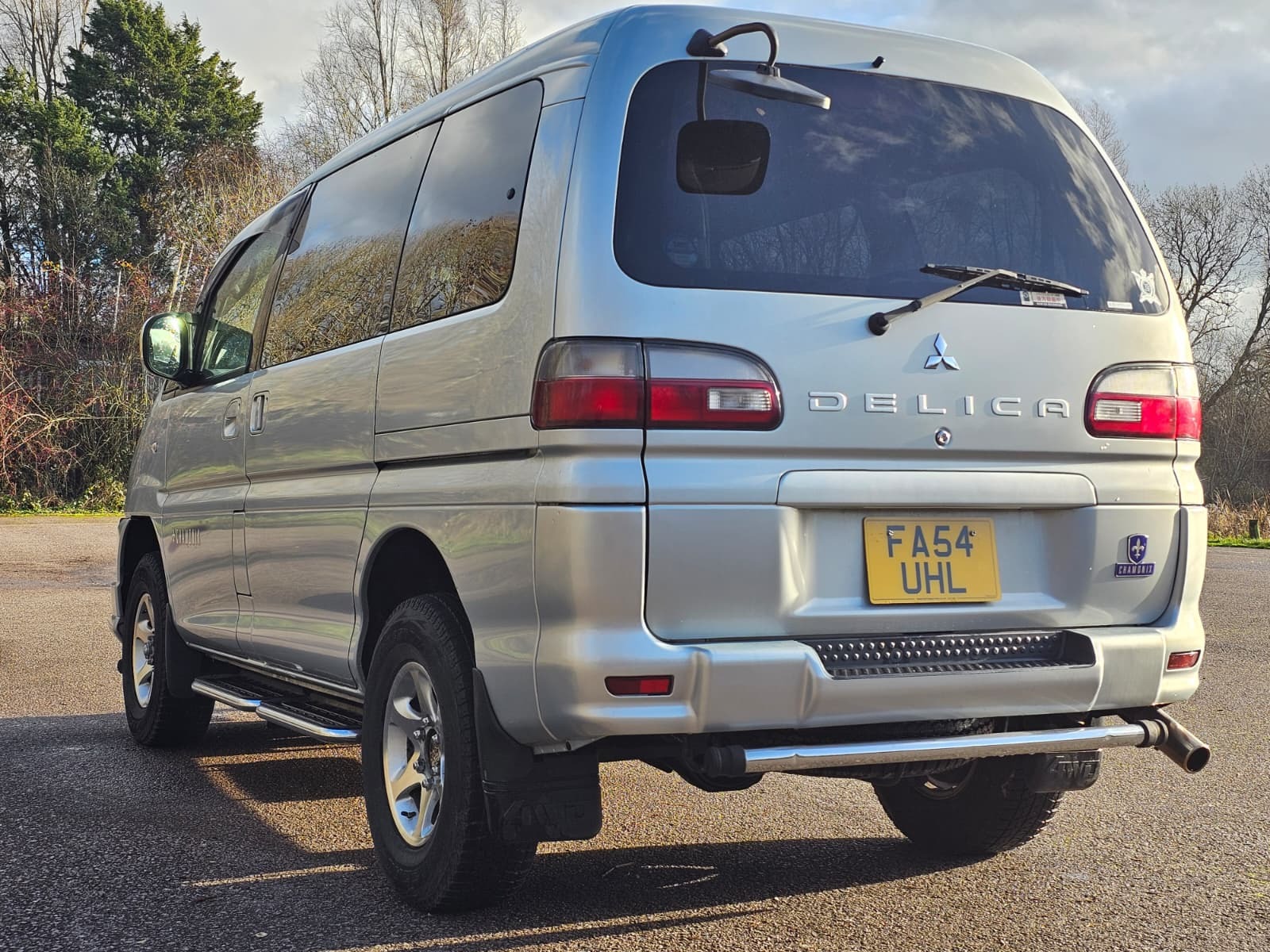 MITSUBISHI DELICA L400 Spacegear Chamonix 3.0 Auto V6 4X4 / 2WD
