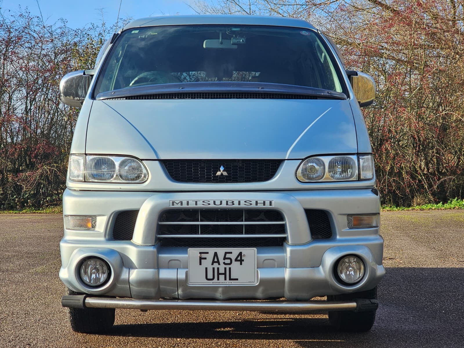 MITSUBISHI DELICA L400 Spacegear Chamonix 3.0 Auto V6 4X4 / 2WD
