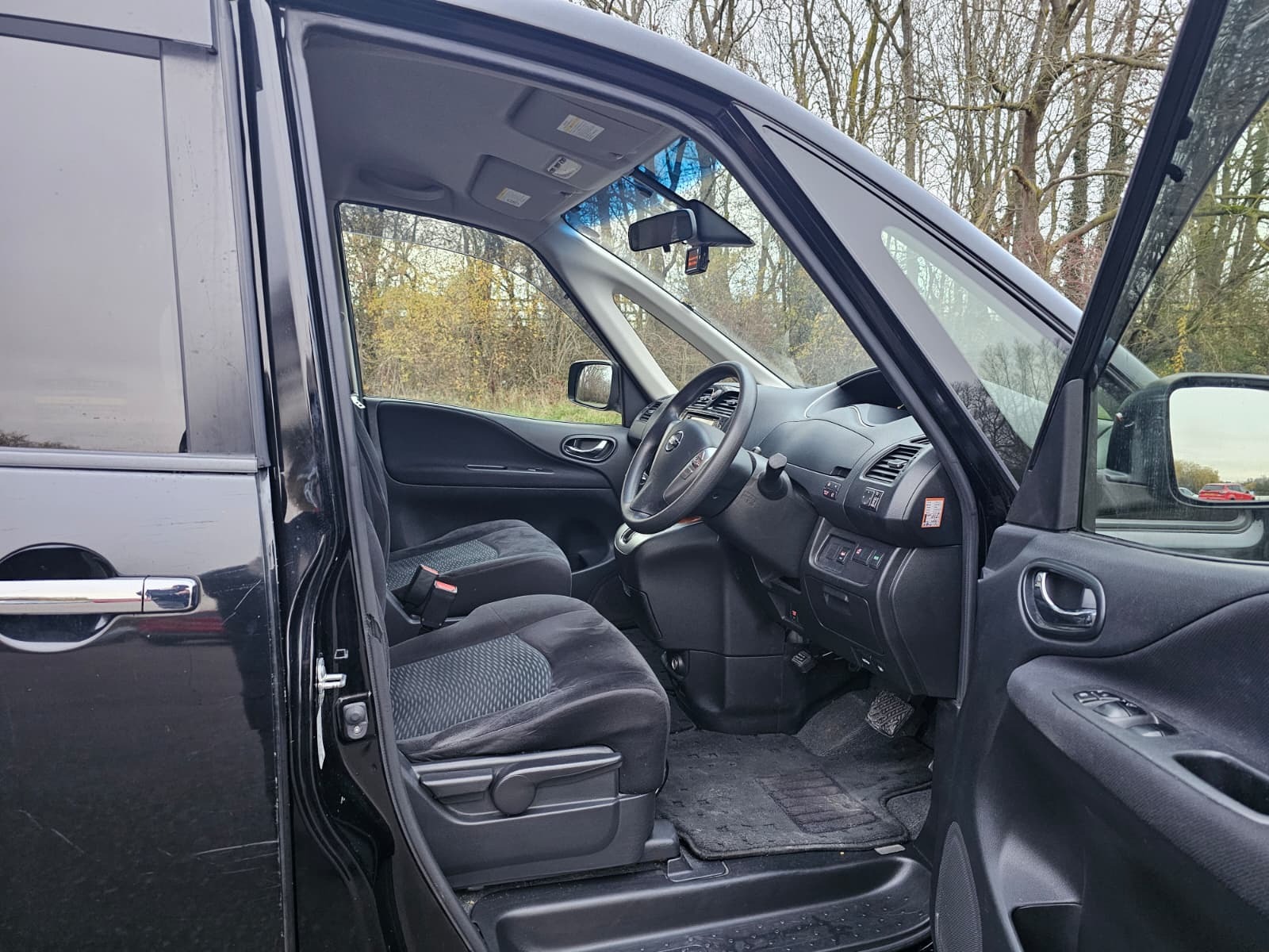 NISSAN SERENA 2.0h Automatic Hybrid CVT 8 Seater MPV