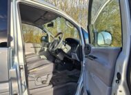 MITSUBISHI DELICA L400 Spacegear Chamonix 3.0 Auto V6 4X4 / 2WD