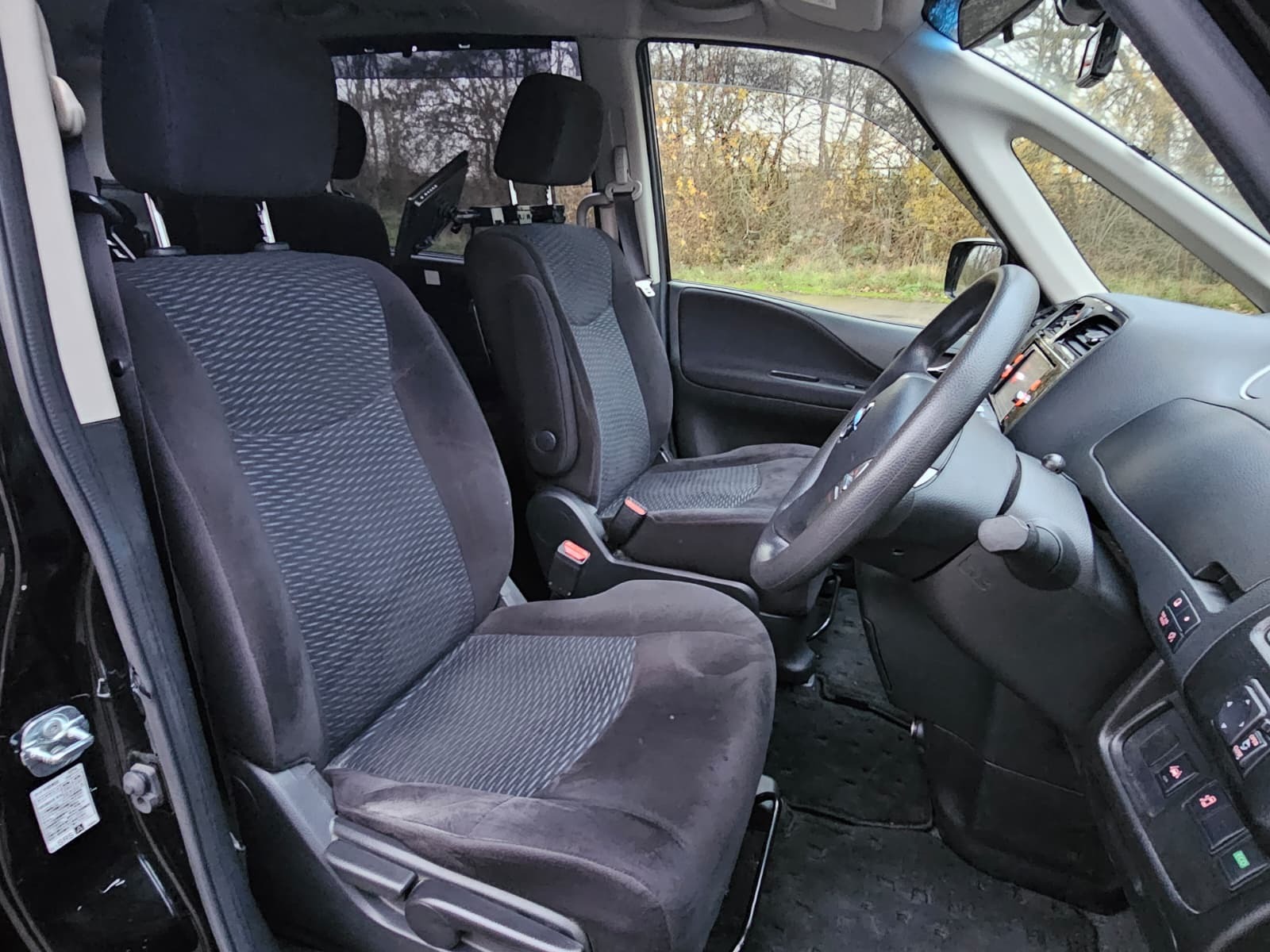 NISSAN SERENA 2.0h Automatic Hybrid CVT 8 Seater MPV