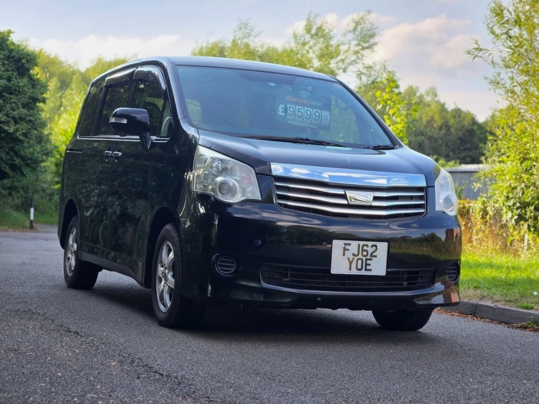 TOYOTA NOAH/VOXY 2.0L Automatic CVT 7/8 Seater MPV