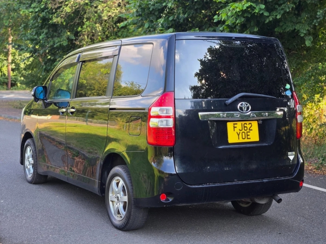 TOYOTA NOAH/VOXY 2.0L Automatic CVT 7/8 Seater MPV