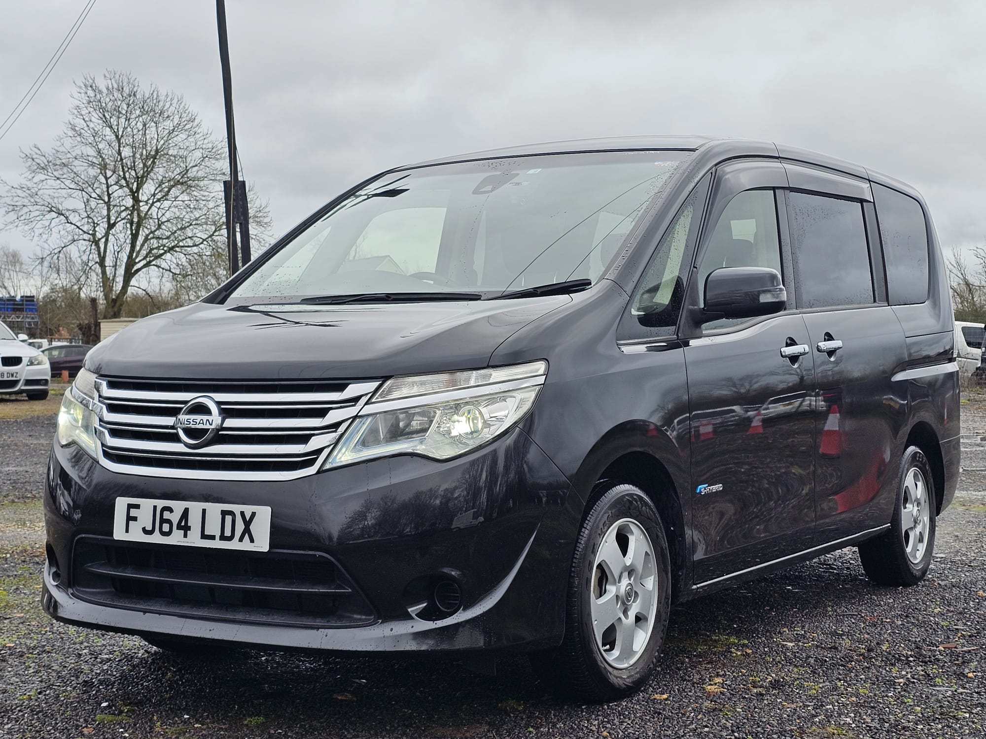NISSAN SERENA 2.0h Automatic Hybrid CVT 8 Seater MPV