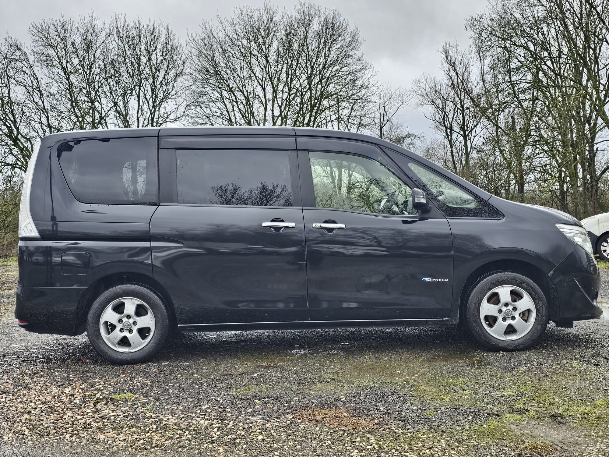 NISSAN SERENA 2.0h Automatic Hybrid CVT 8 Seater MPV