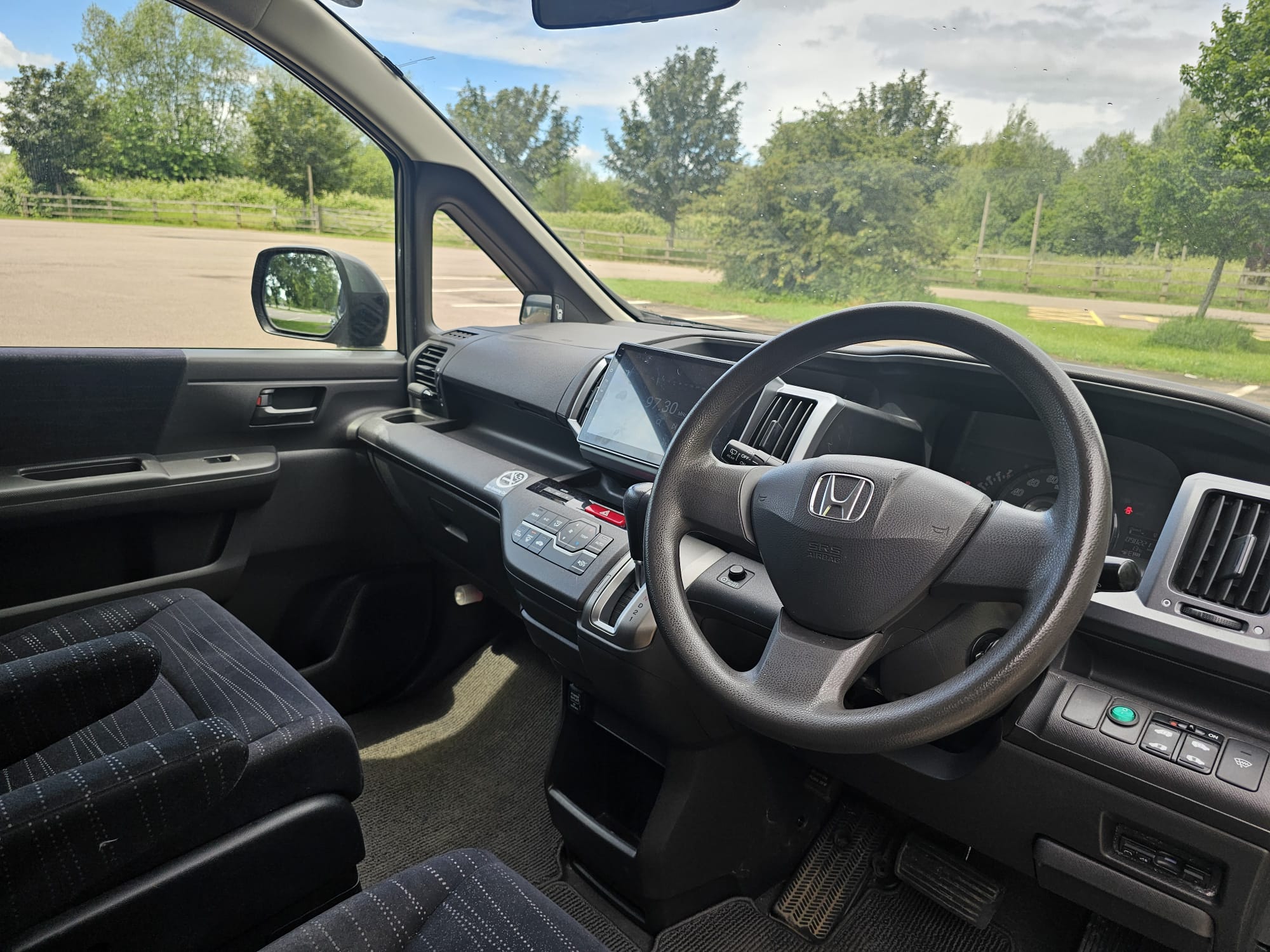 HONDA STEPWAGN SPADA 2.0L Automatic 7/8 Seater MPV