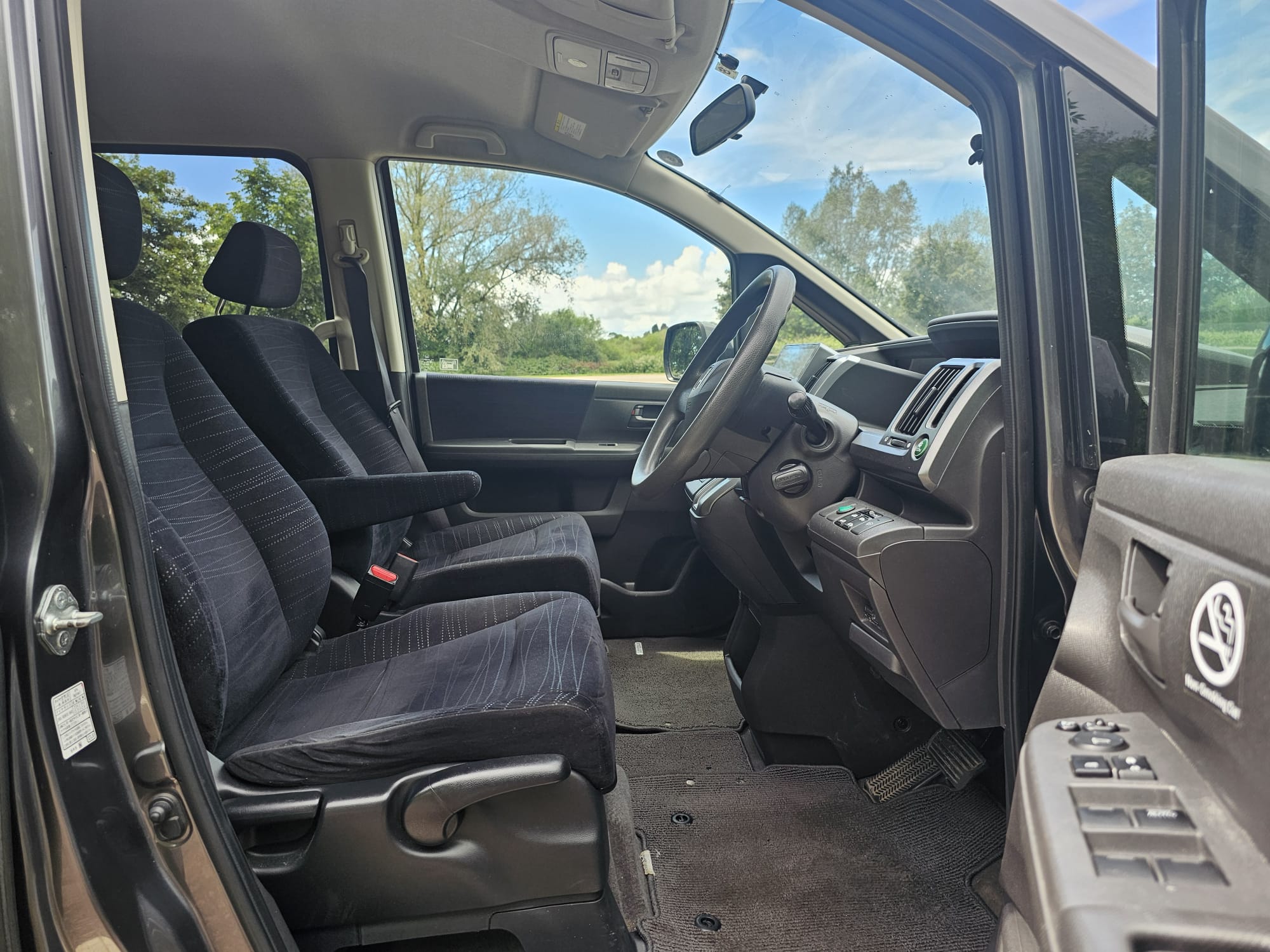 HONDA STEPWAGN SPADA 2.0L Automatic 7/8 Seater MPV