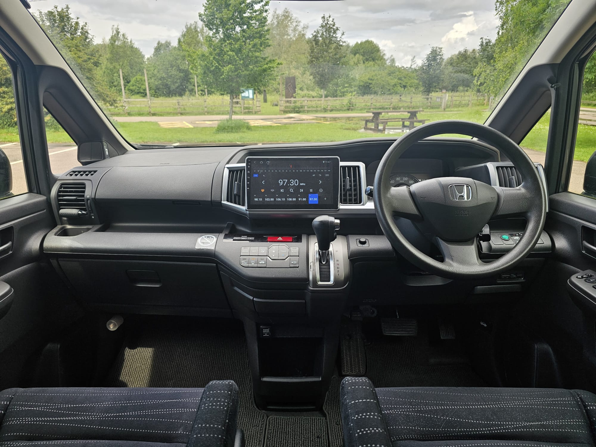 HONDA STEPWAGN SPADA 2.0L Automatic 7/8 Seater MPV