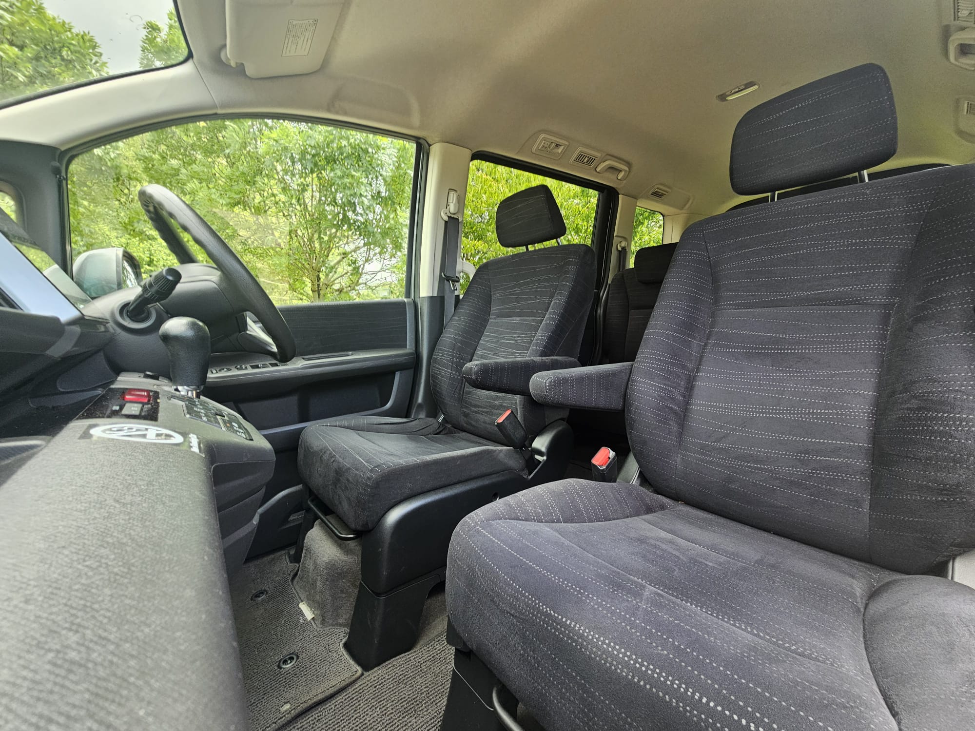 HONDA STEPWAGN SPADA 2.0L Automatic 7/8 Seater MPV